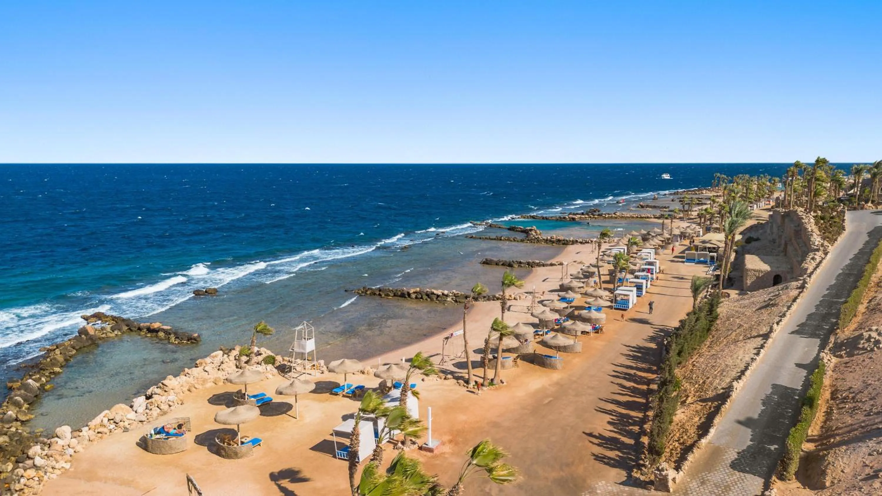 Beach in Pickalbatros Citadel Resort Sahl Hasheesh