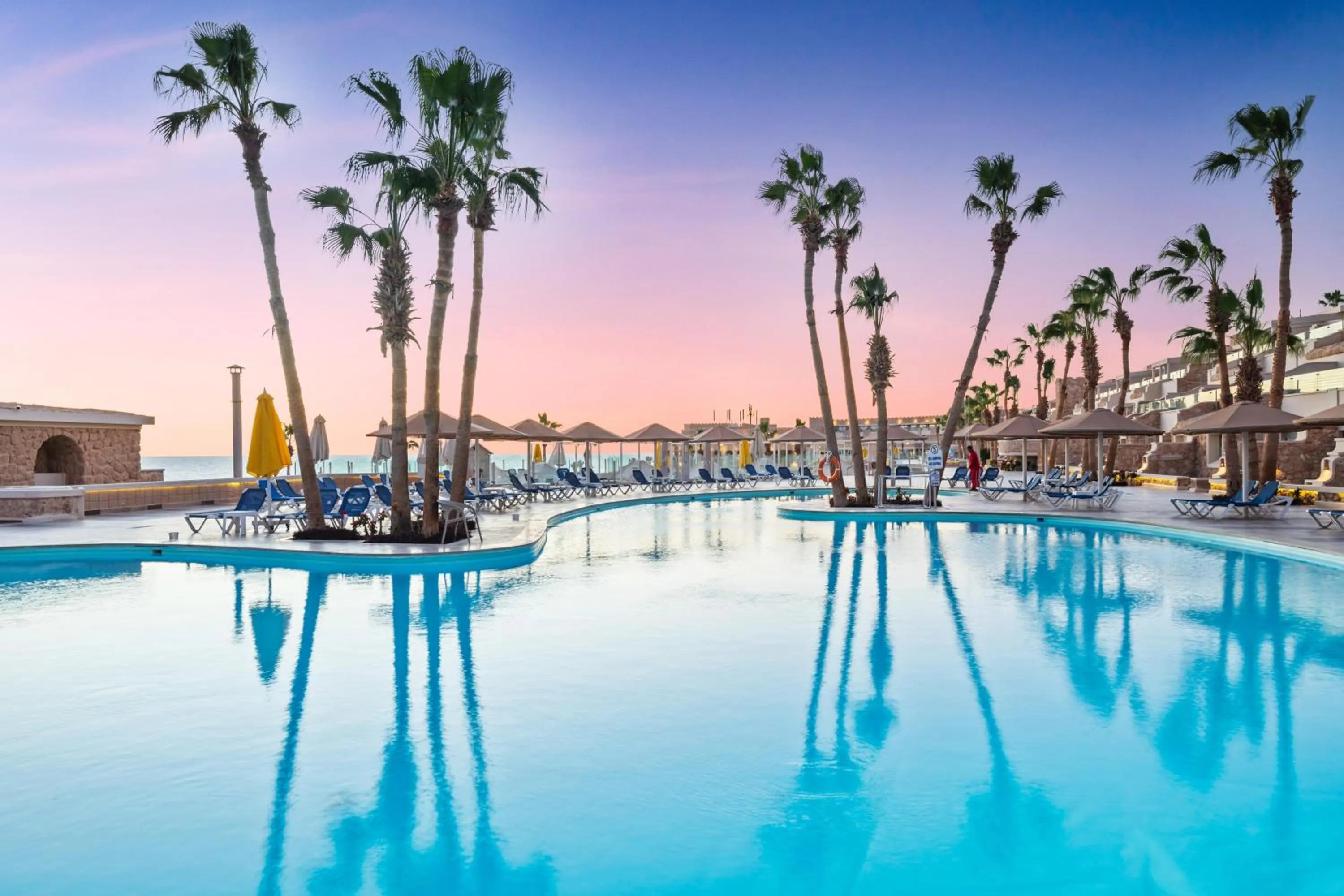 Swimming pool in Pickalbatros Citadel Resort Sahl Hasheesh