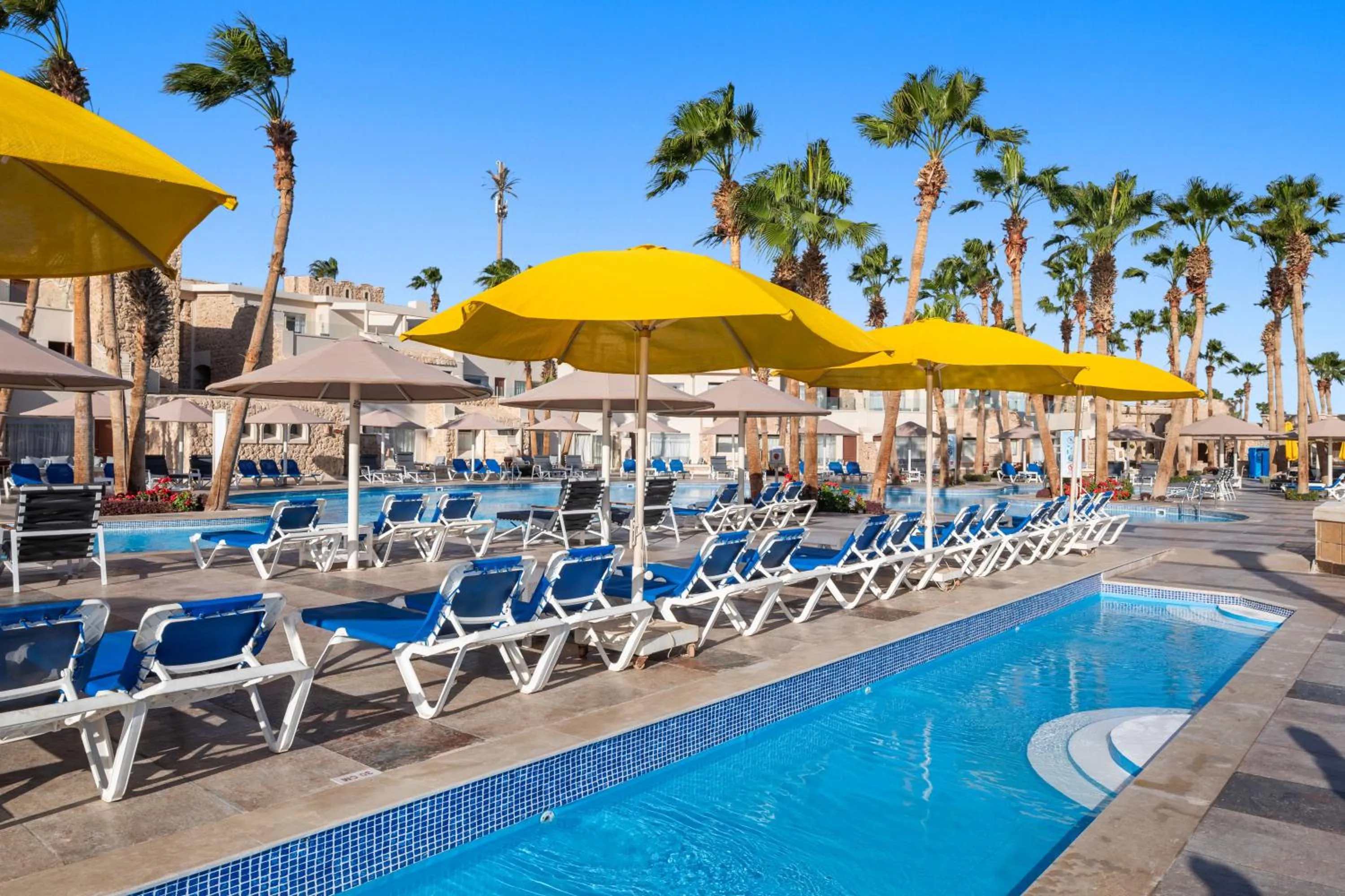 Swimming pool in Pickalbatros Citadel Resort Sahl Hasheesh