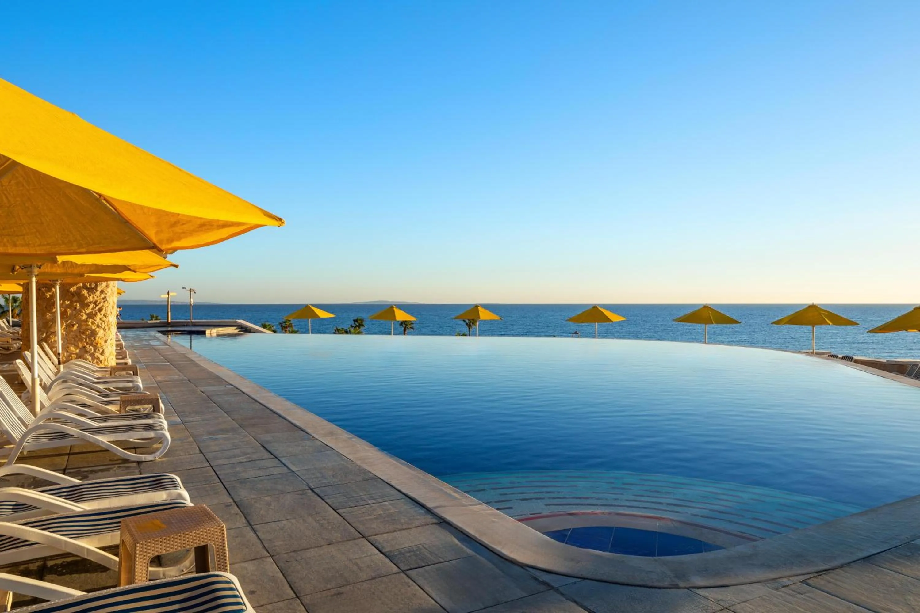 Swimming pool in Pickalbatros Citadel Resort Sahl Hasheesh