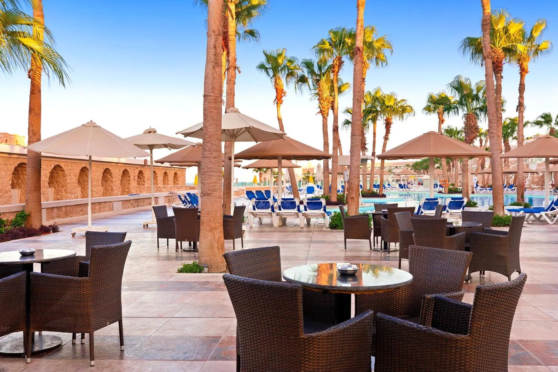 Lounge or bar in Pickalbatros Citadel Resort Sahl Hasheesh