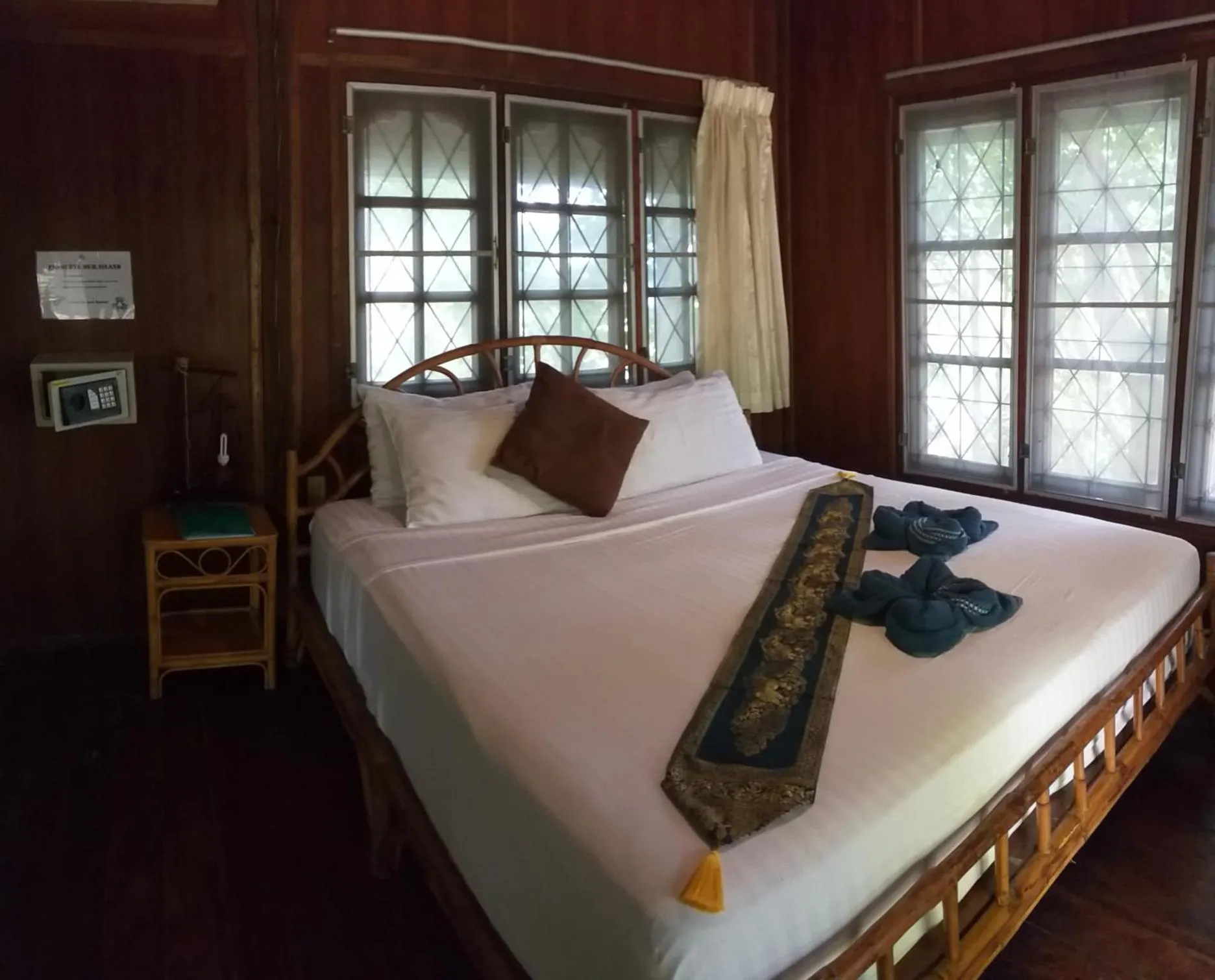 Bed in Koh Tao Royal Resort