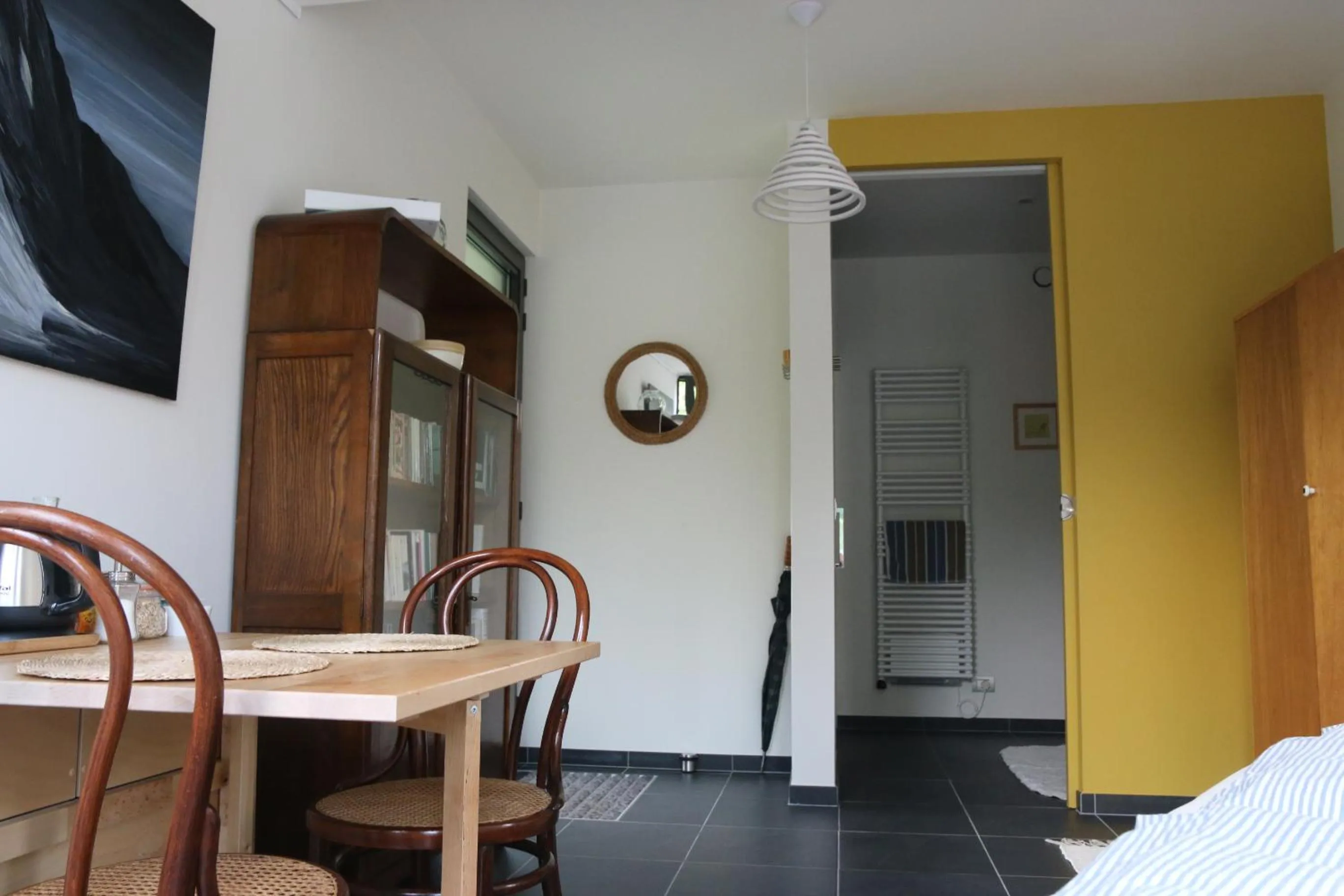 Dining area, Bed in La Chambre d'Amis