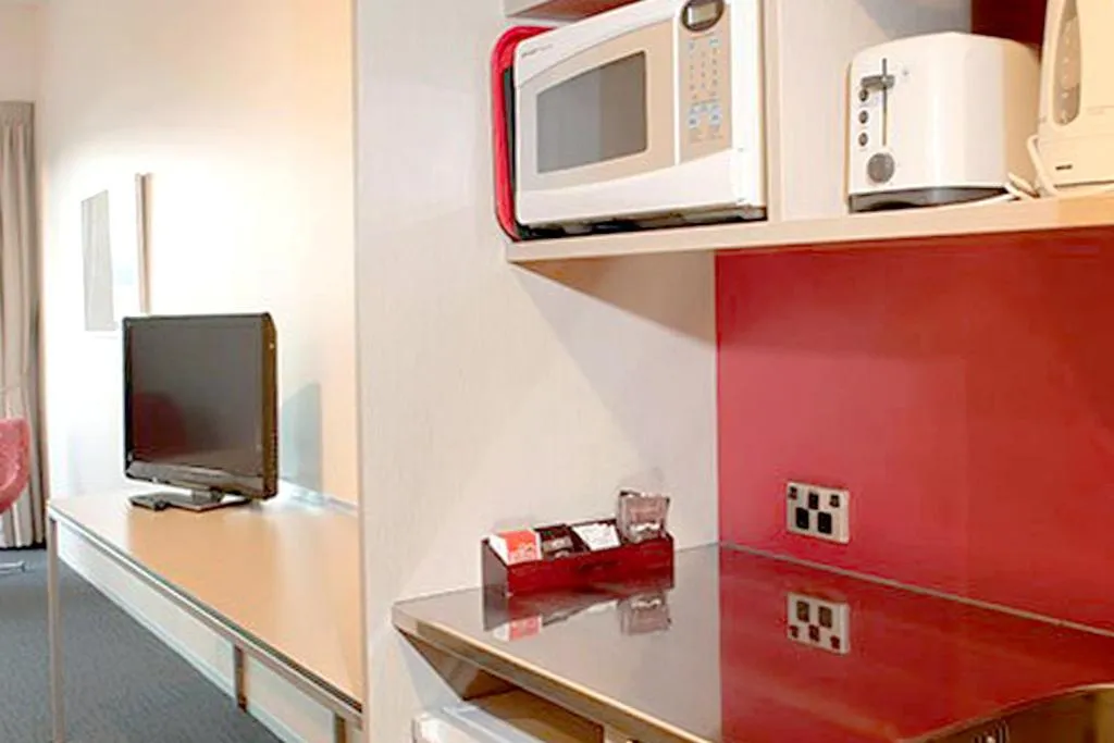 Navigate Seaside Hotel & Apartments