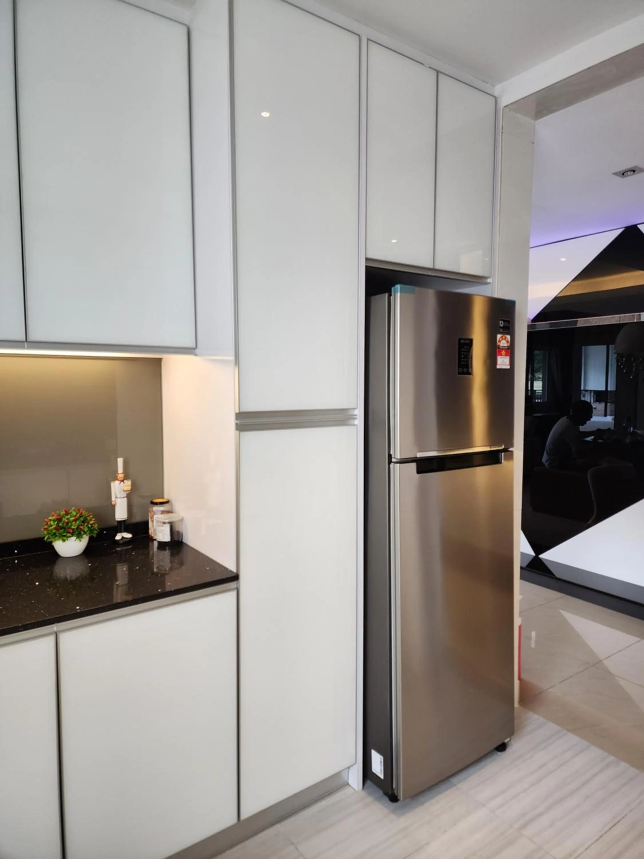 Kitchen or kitchenette in Peony Square Residences