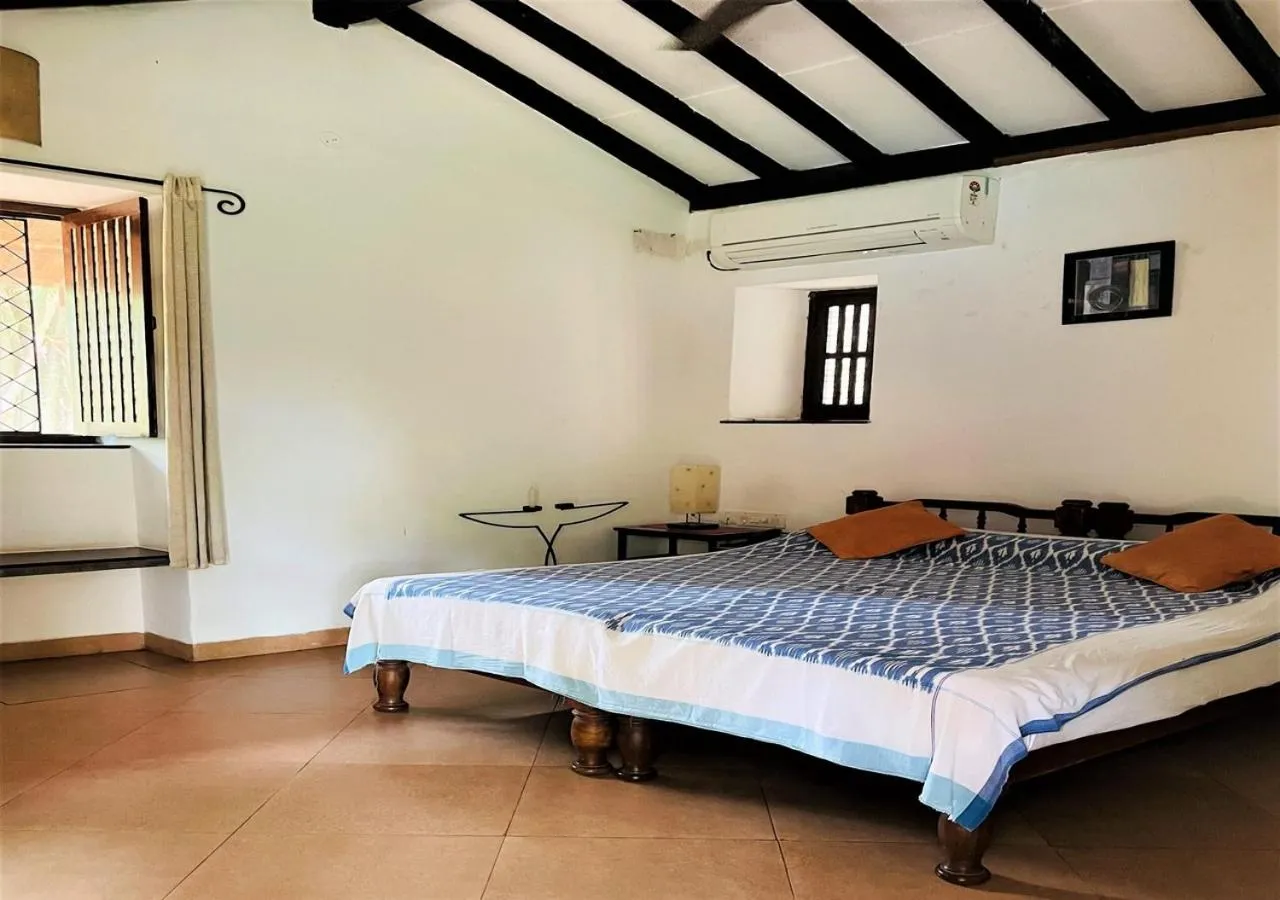 Toilet, Bed in Granpa's Inn Hotel Bougainvillea