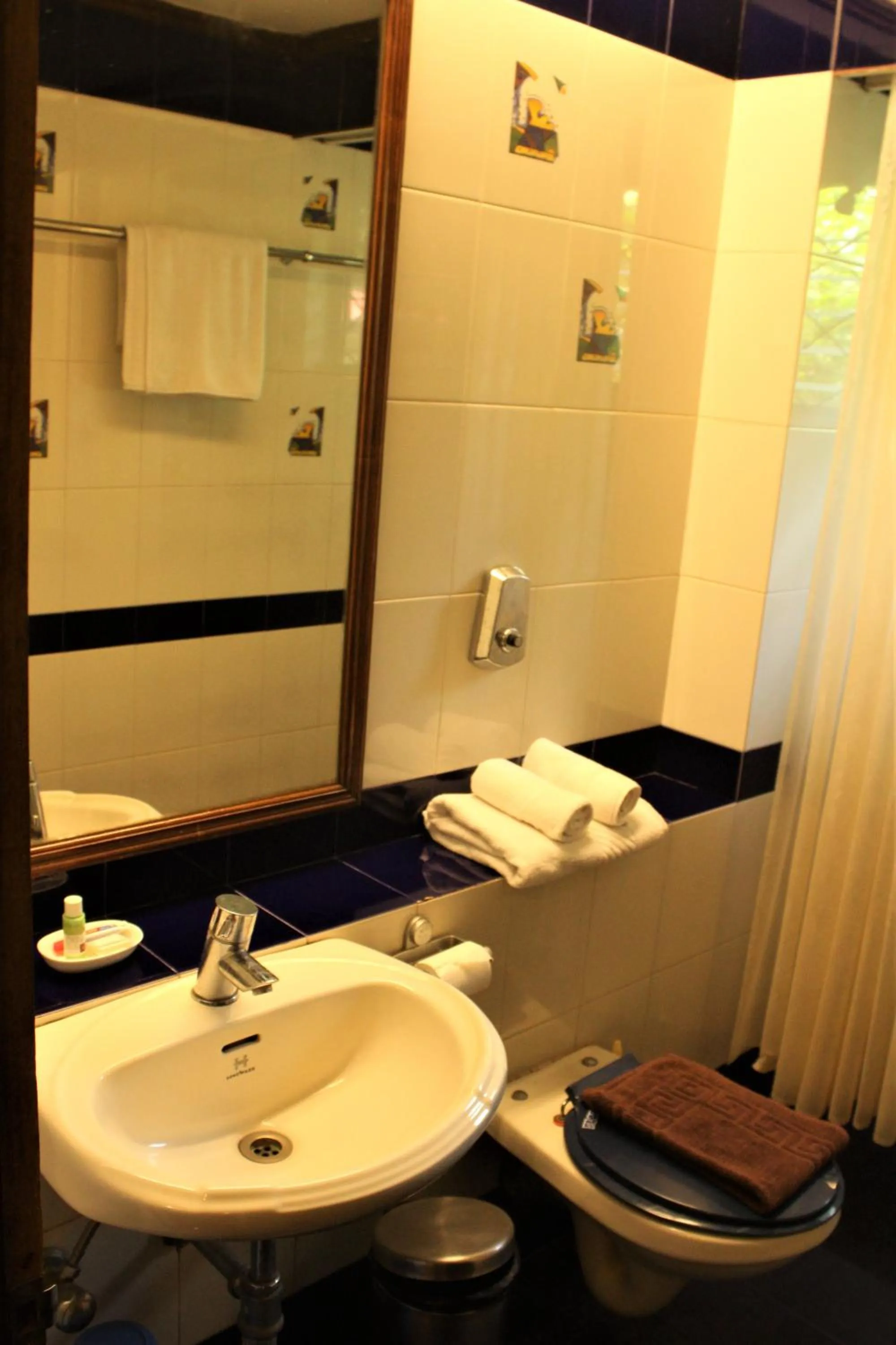 Bathroom in Granpa's Inn Hotel Bougainvillea