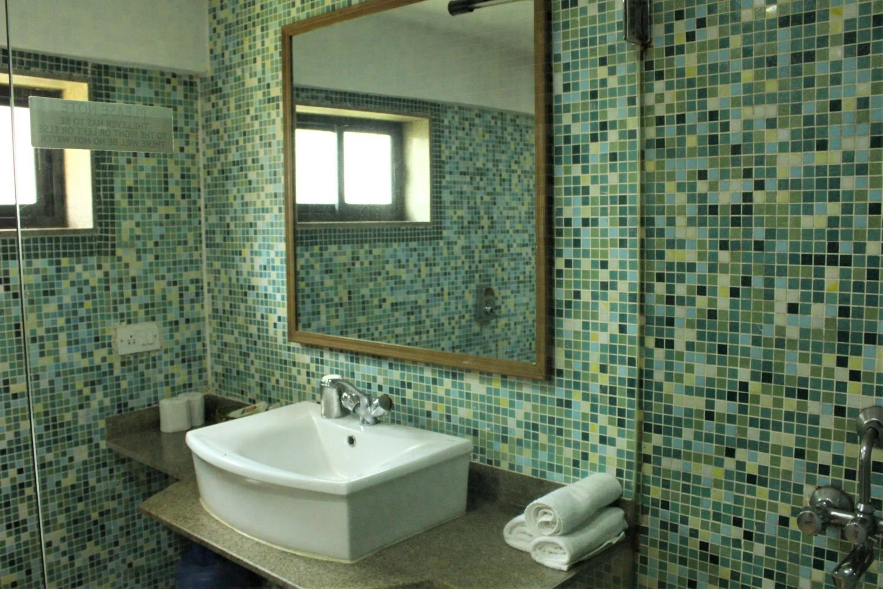 Bathroom in Granpa's Inn Hotel Bougainvillea