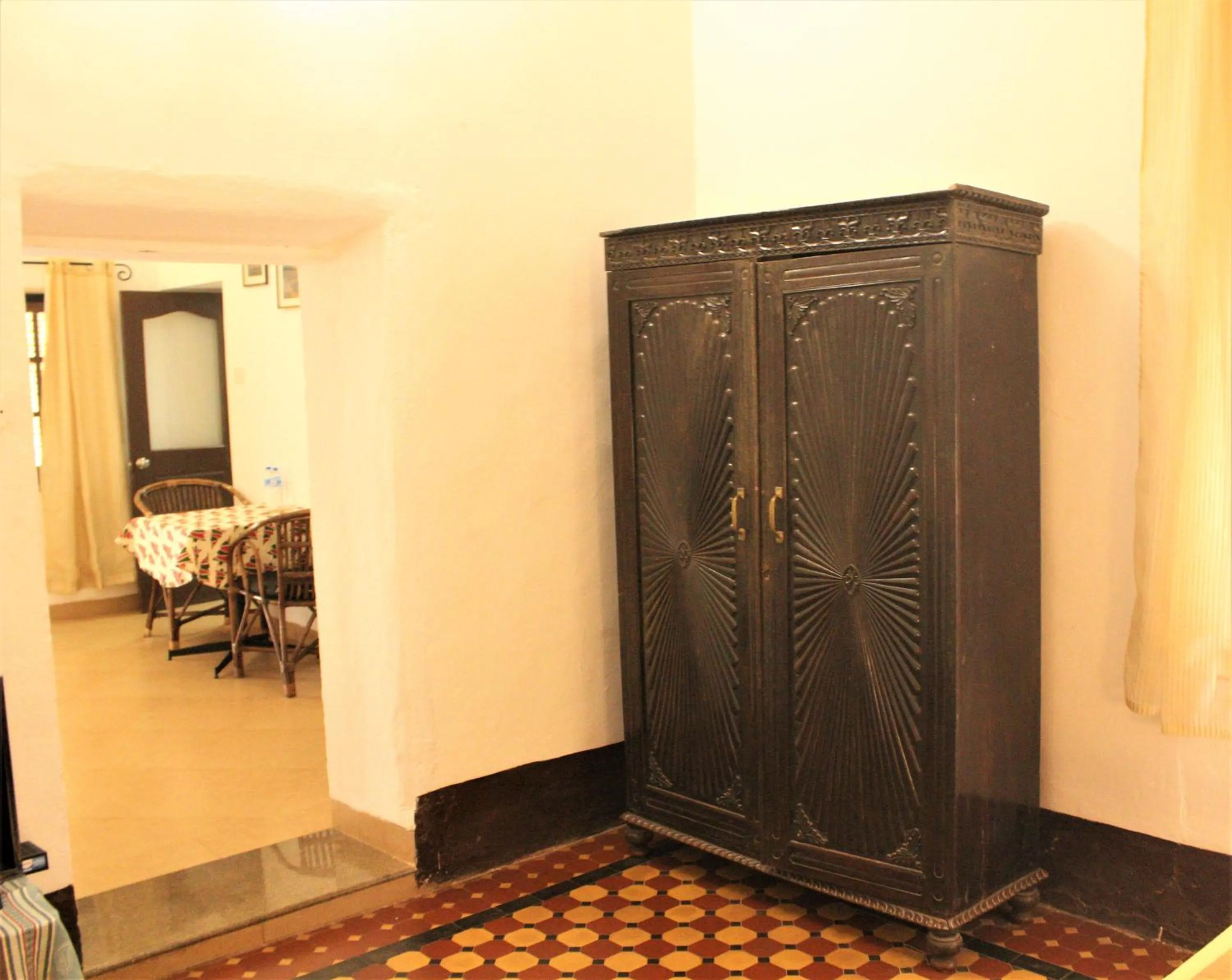 wardrobe in Granpa's Inn Hotel Bougainvillea