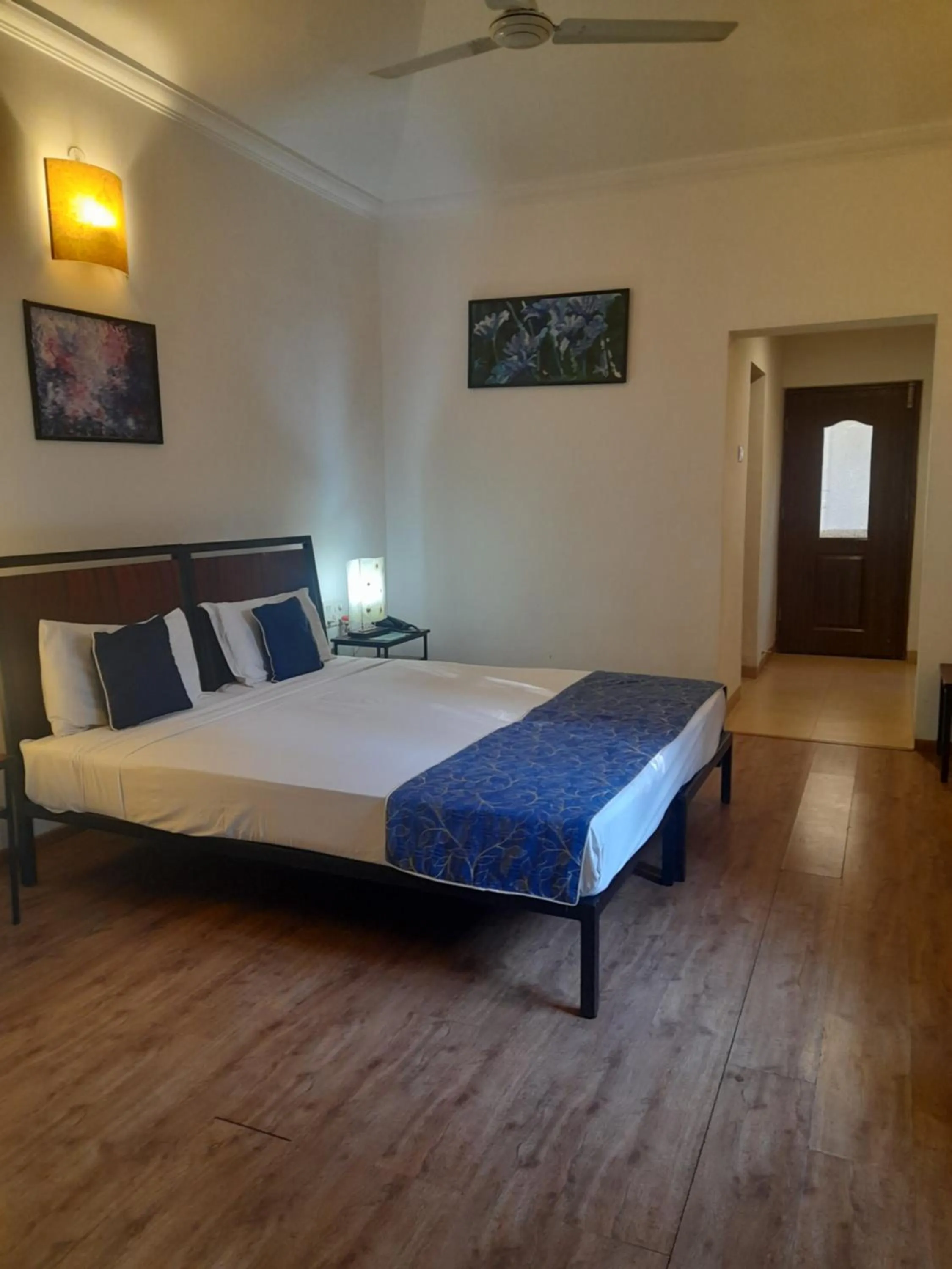 Bed in Granpa's Inn Hotel Bougainvillea