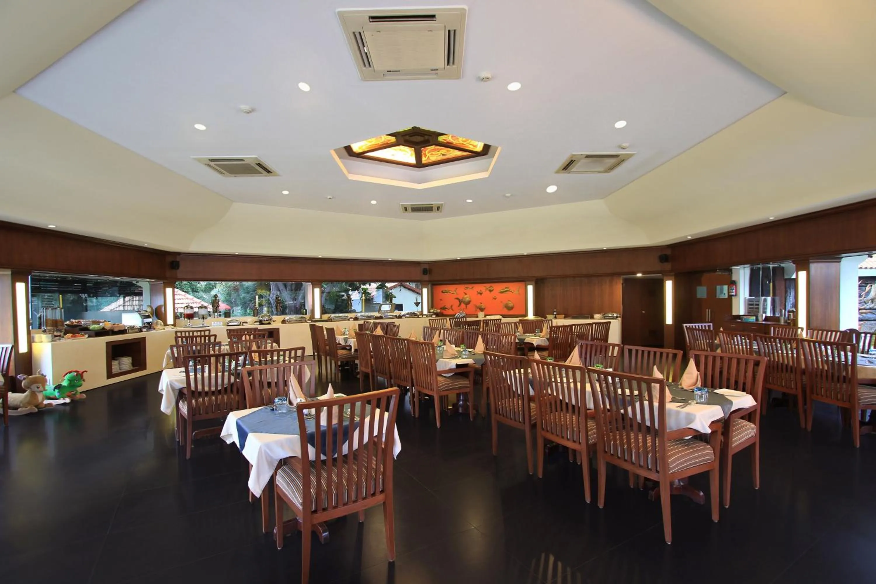 Restaurant/places to eat in Silent Shores Resort & Spa