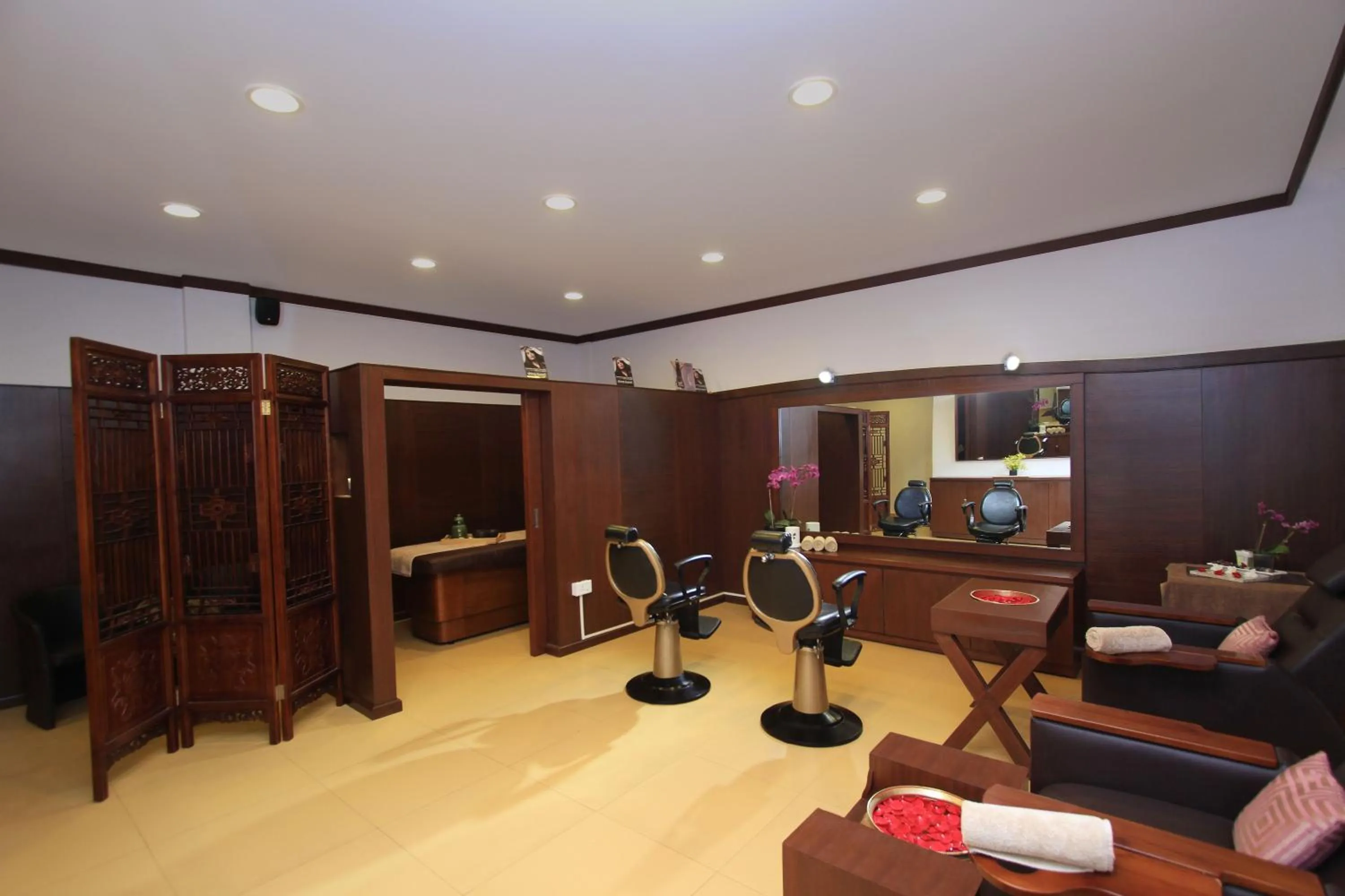 Spa and wellness centre/facilities in Silent Shores Resort & Spa