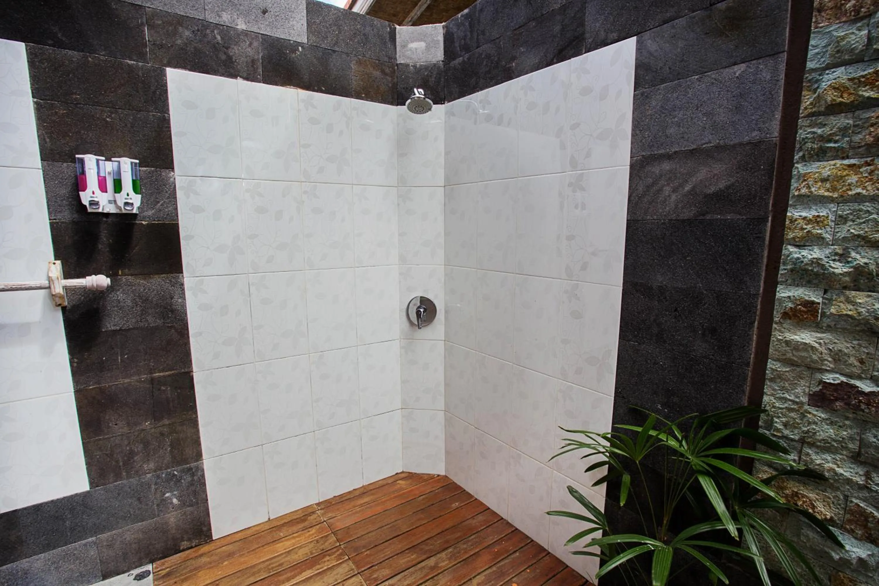 Open Air Bath in The Palm Grove Villas