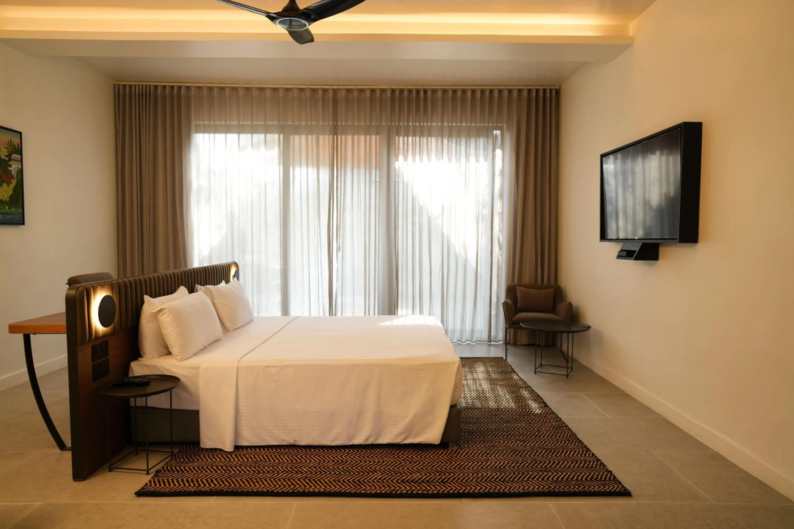 Bedroom, Bed in Resort Country Club, Manesar - WorldHotels Distinctive