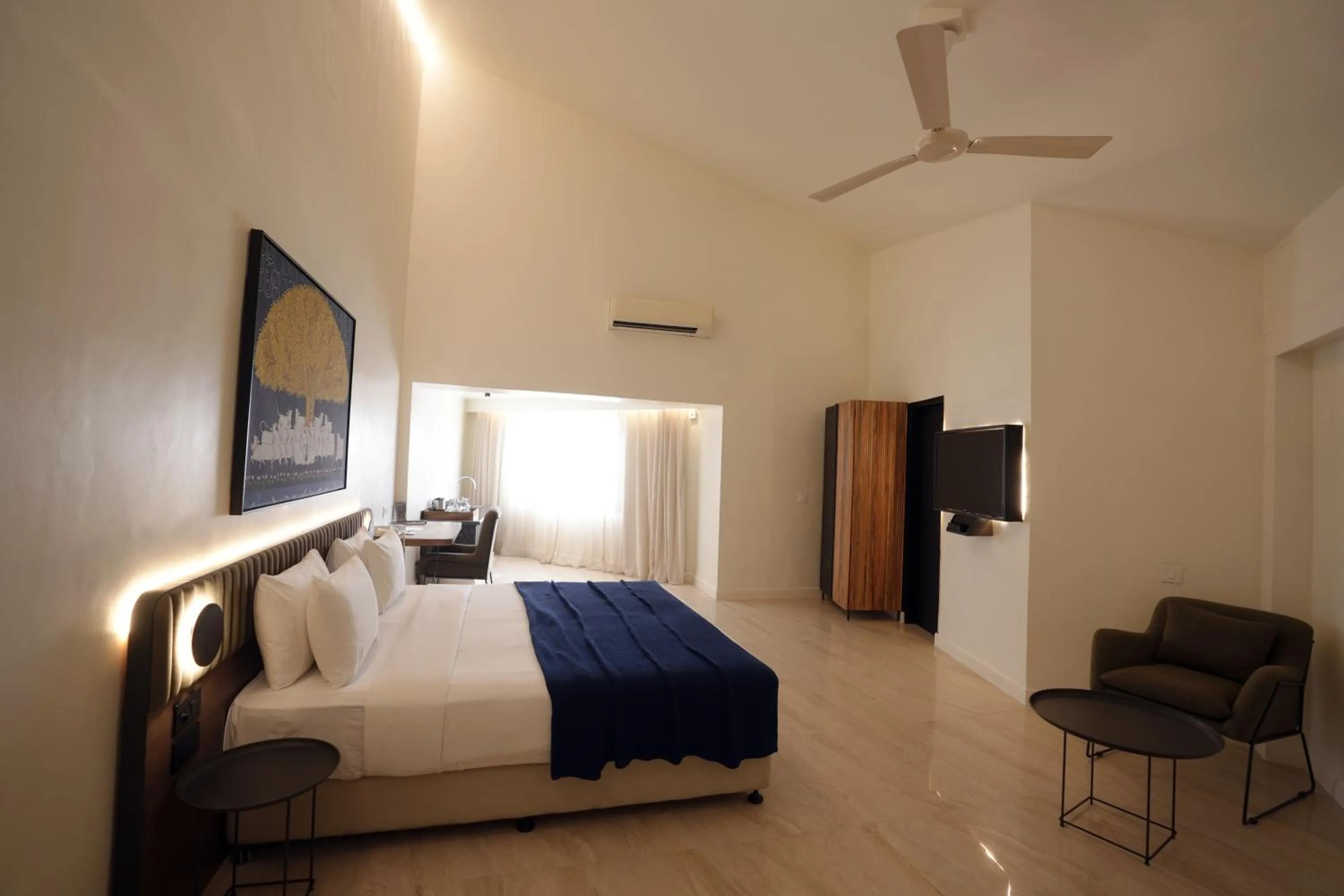 Bedroom, Bed in Resort Country Club, Manesar - WorldHotels Distinctive