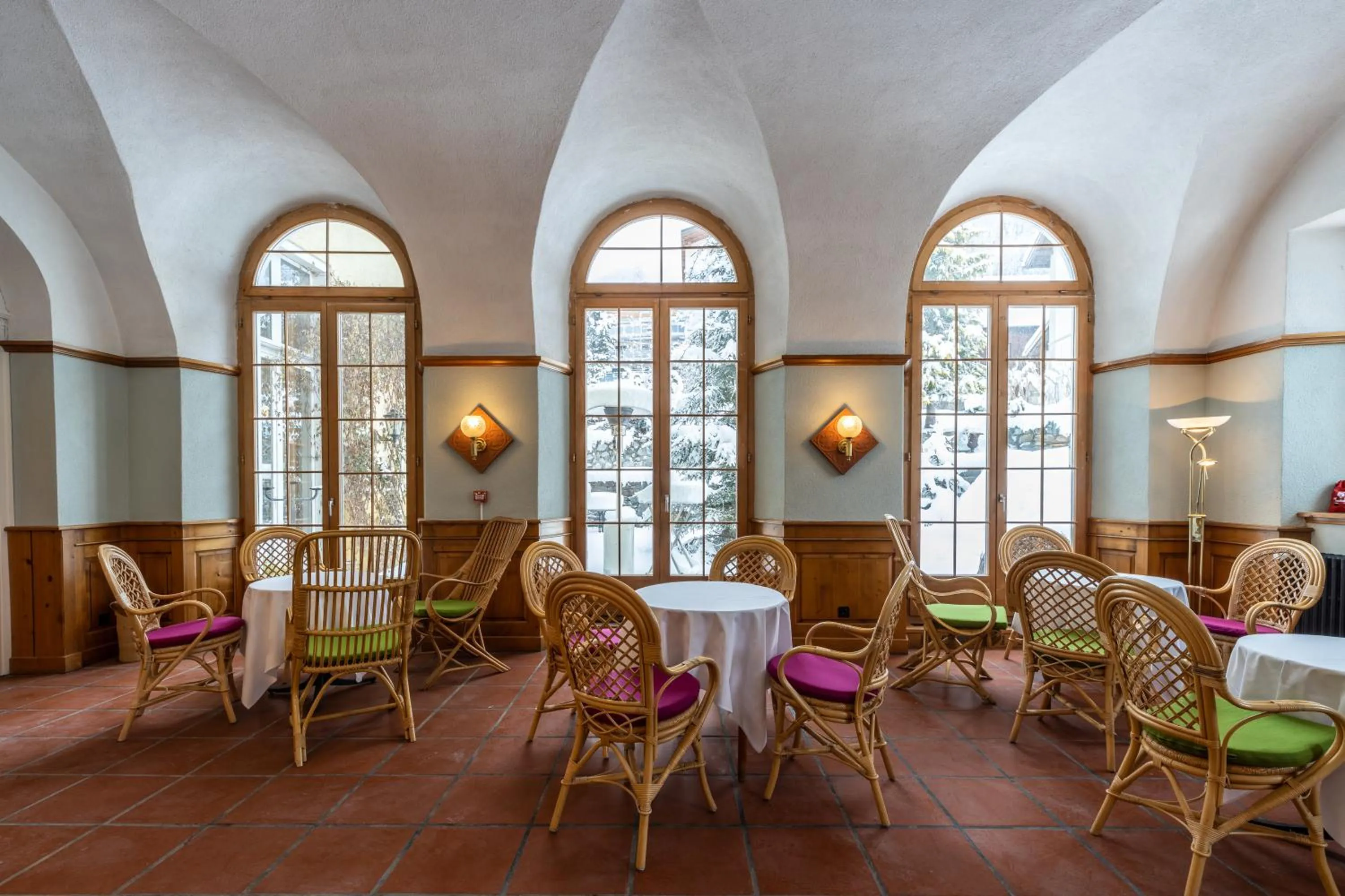 Restaurant/places to eat in Hotel Piz Mitgel