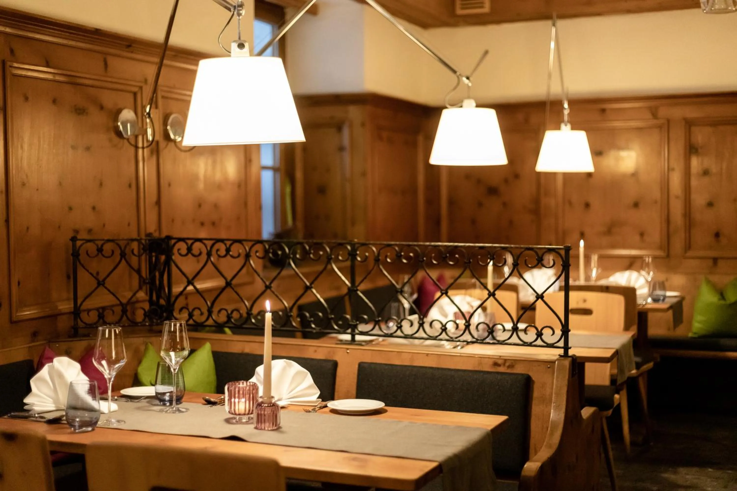 Restaurant/places to eat in Hotel Piz Mitgel