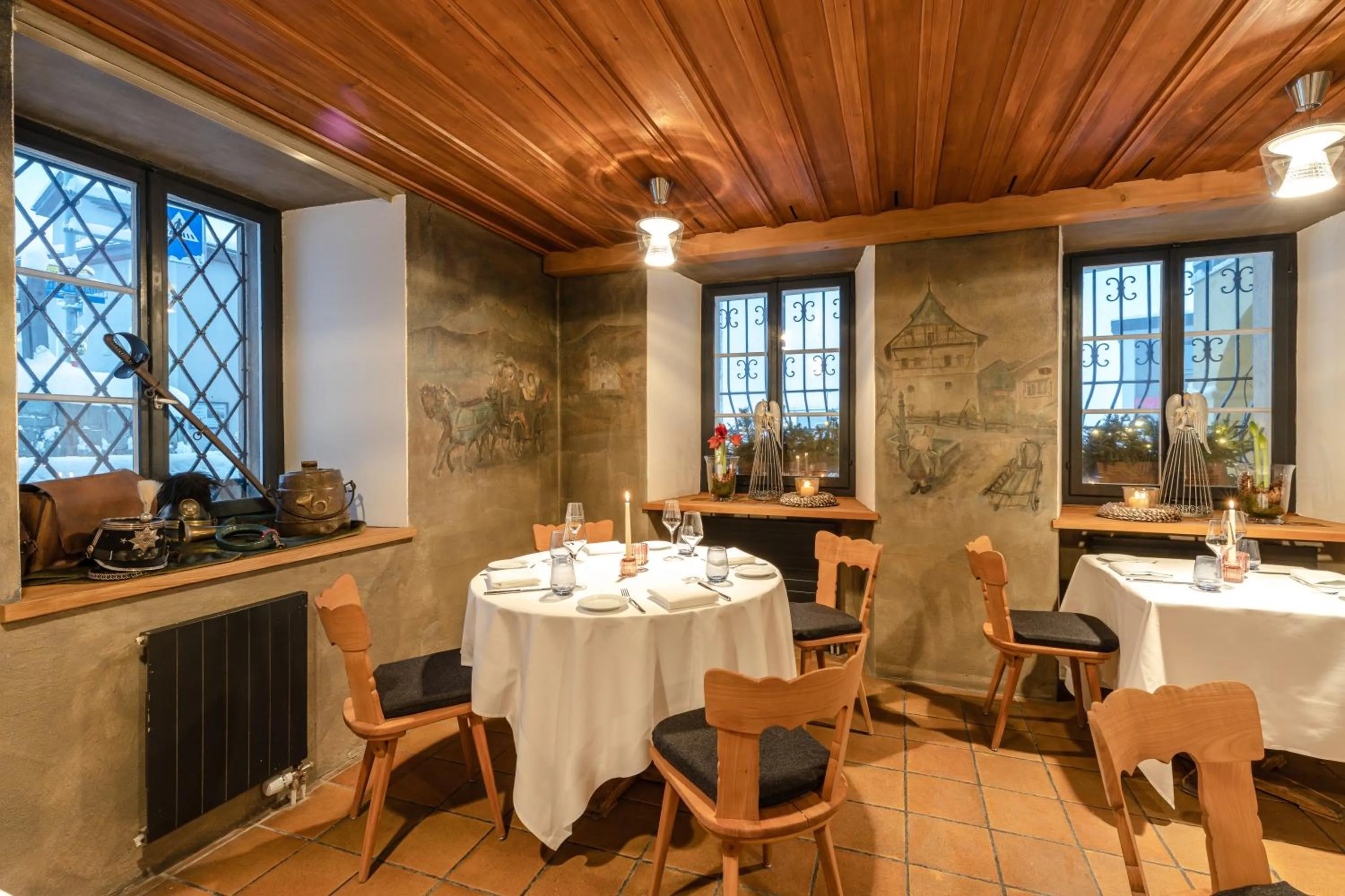 Restaurant/places to eat in Hotel Piz Mitgel