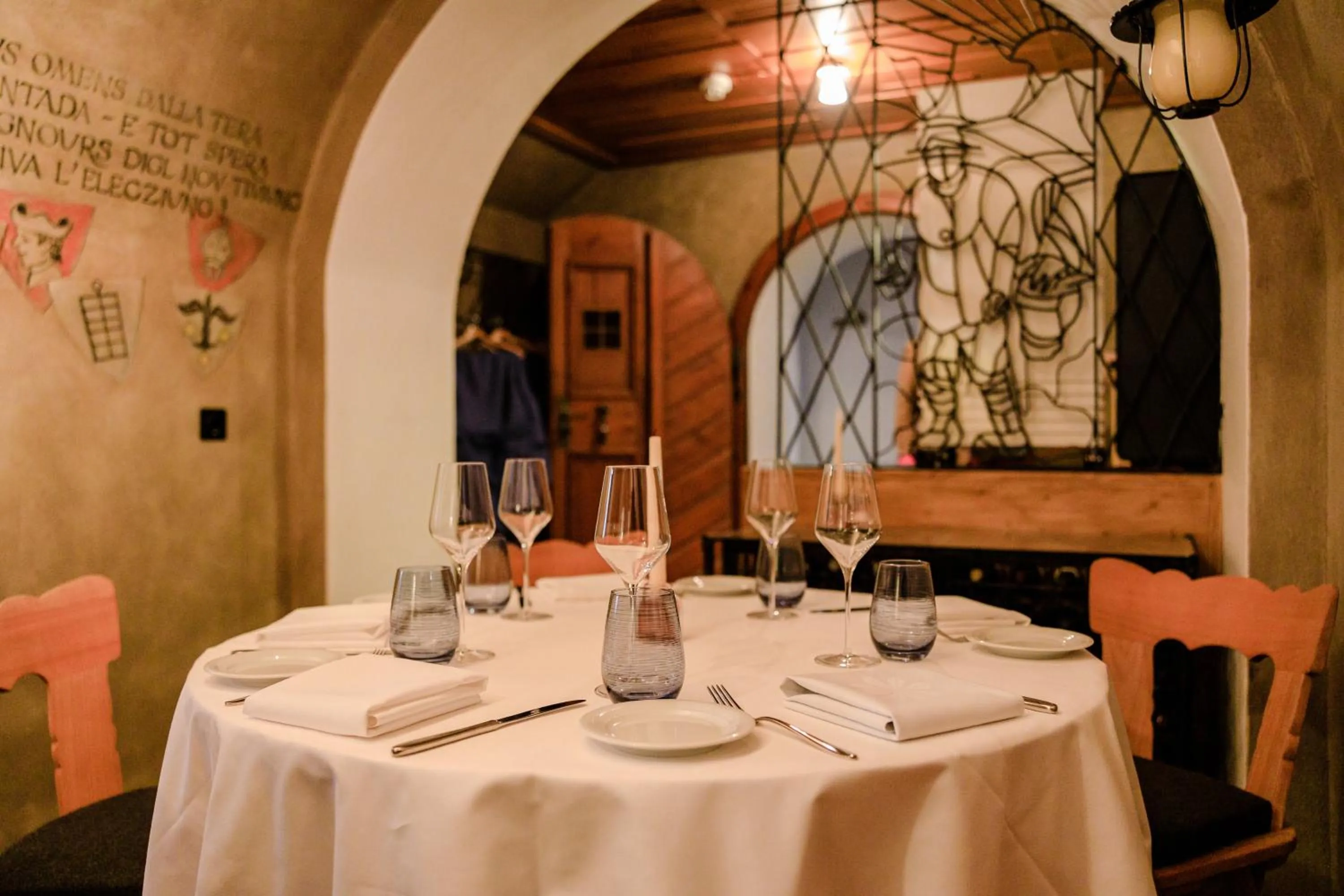 Restaurant/places to eat in Hotel Piz Mitgel