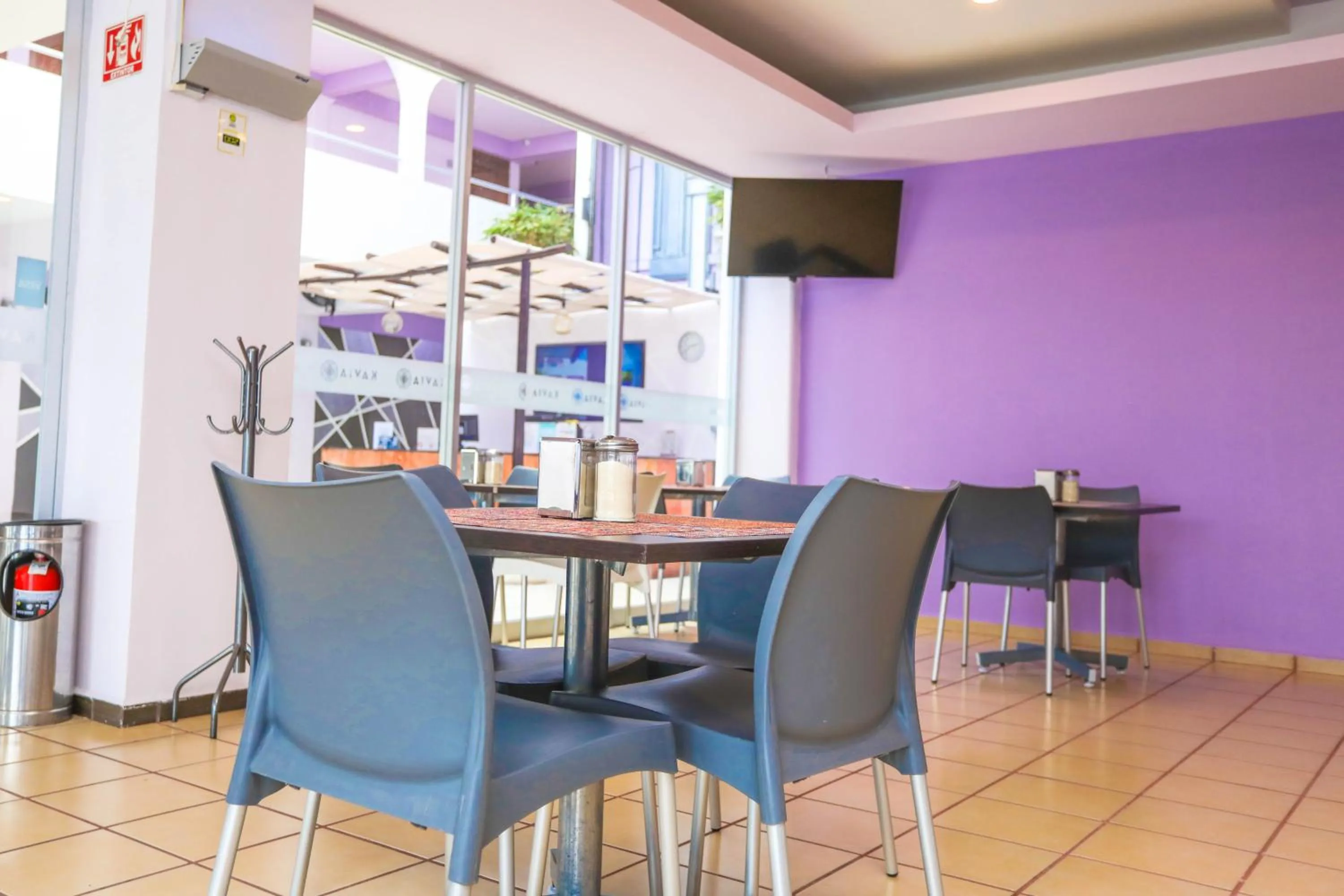 Restaurant/places to eat in Hotel Kavia