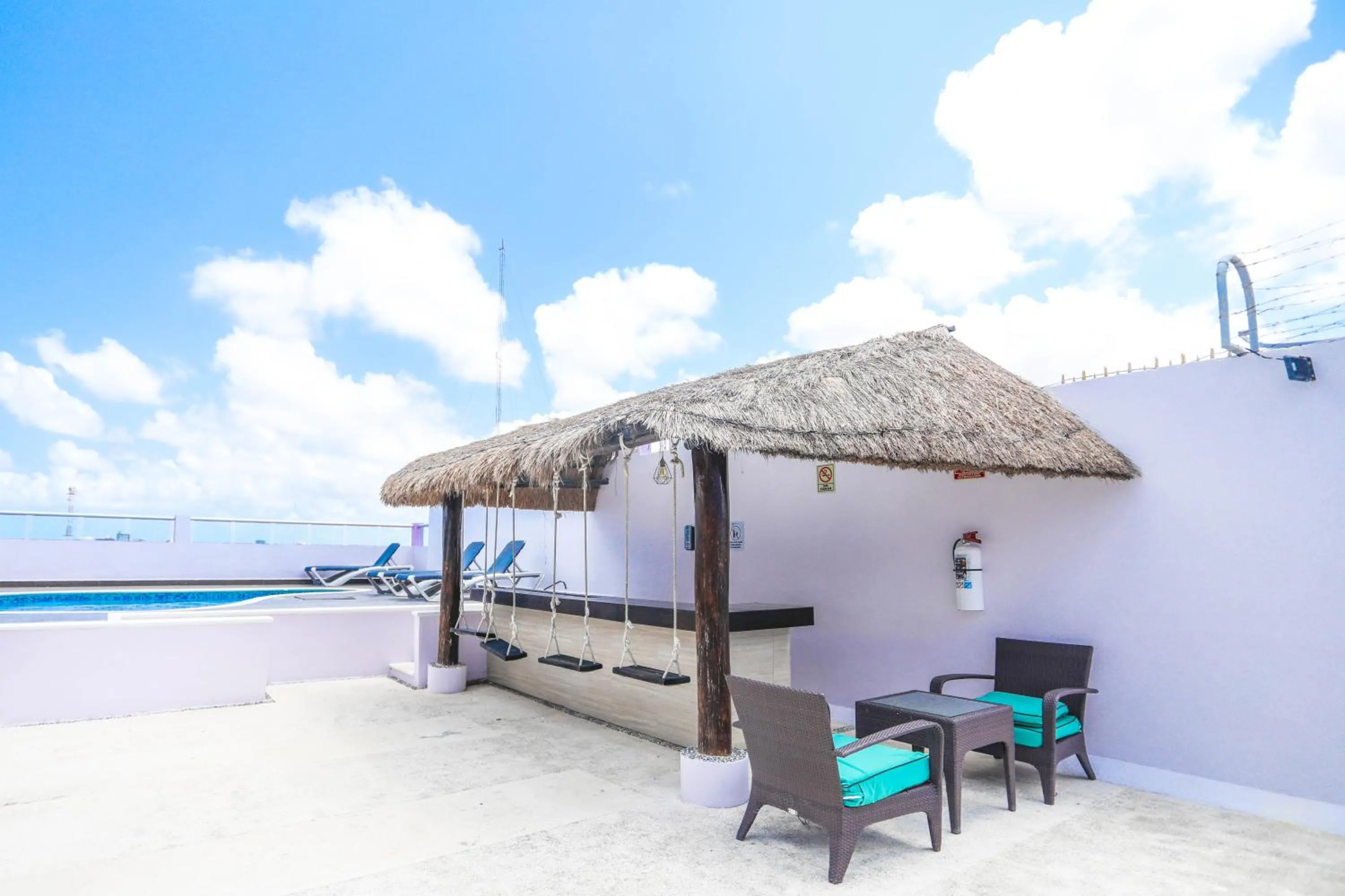 Swimming pool in Hotel Kavia