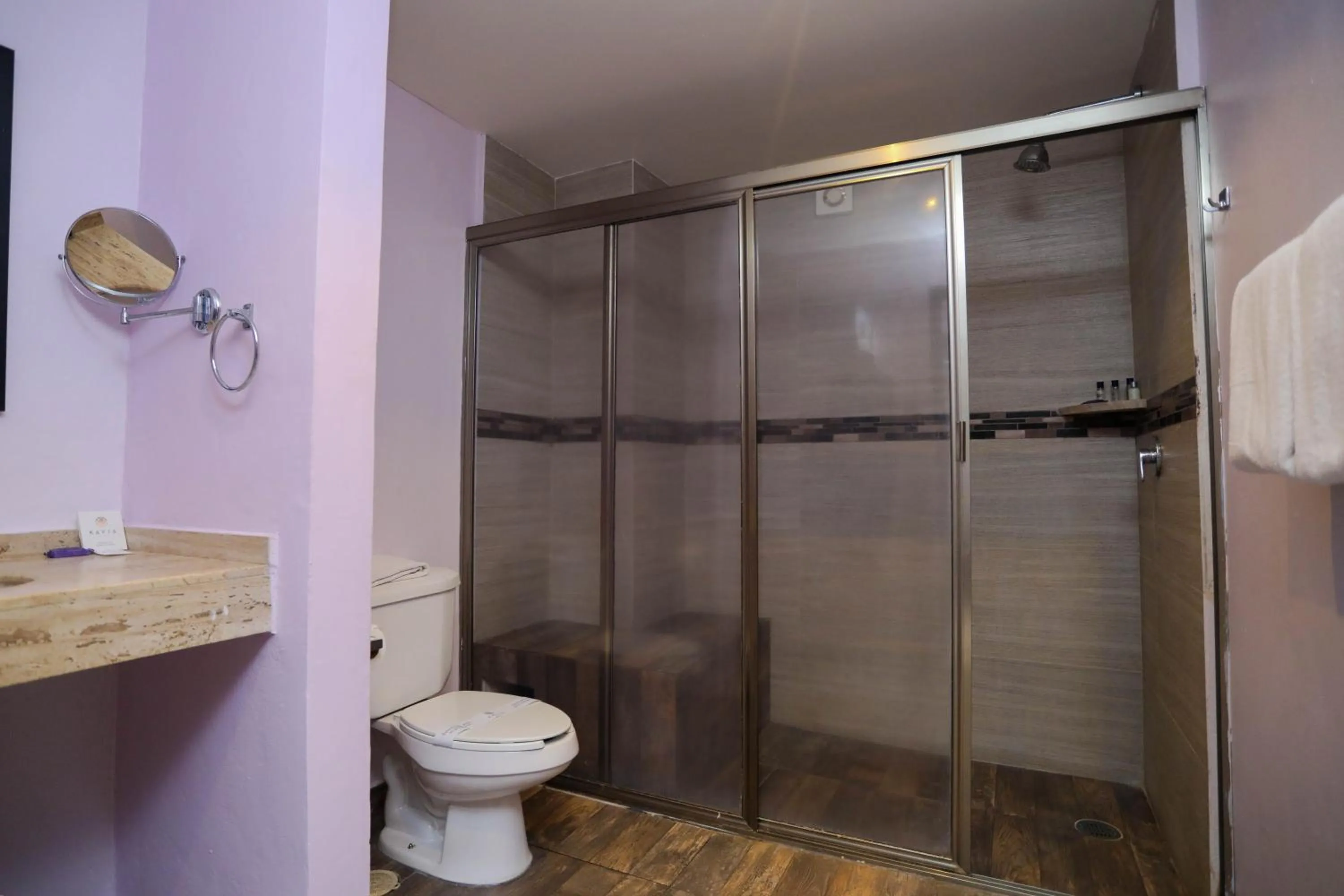 Bathroom in Hotel Kavia