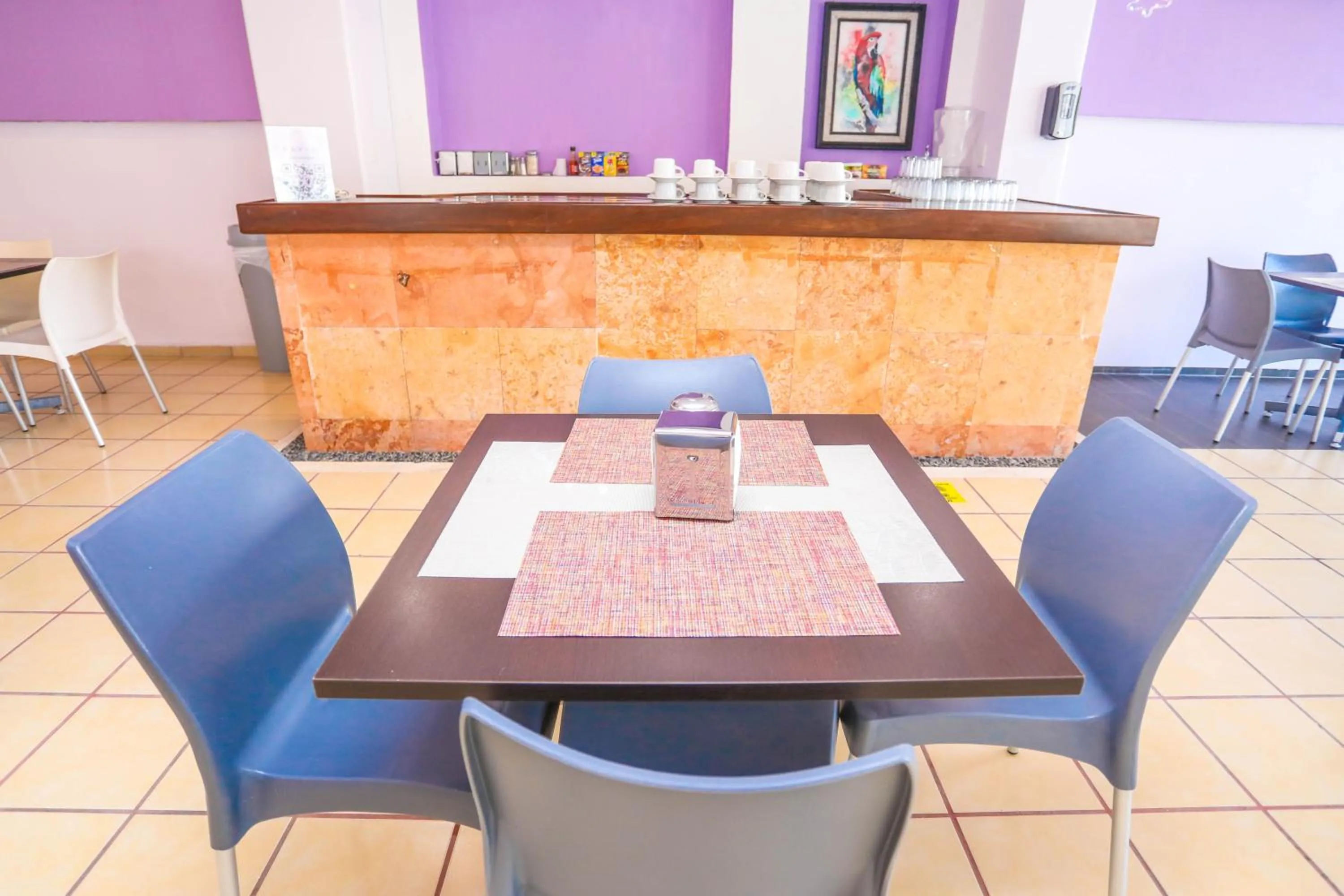 Restaurant/places to eat in Hotel Kavia