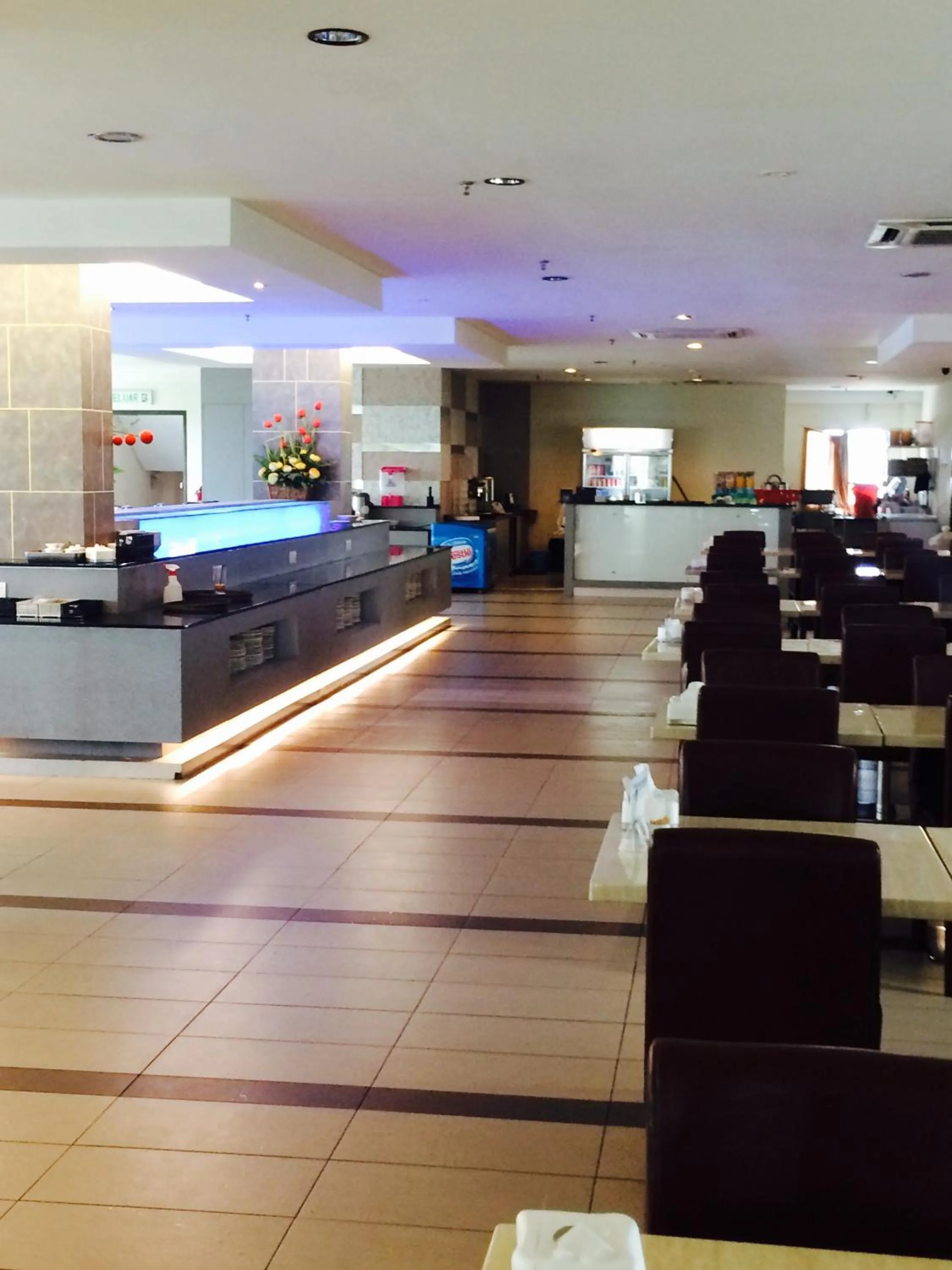 Restaurant/places to eat in Grand Court Hotel