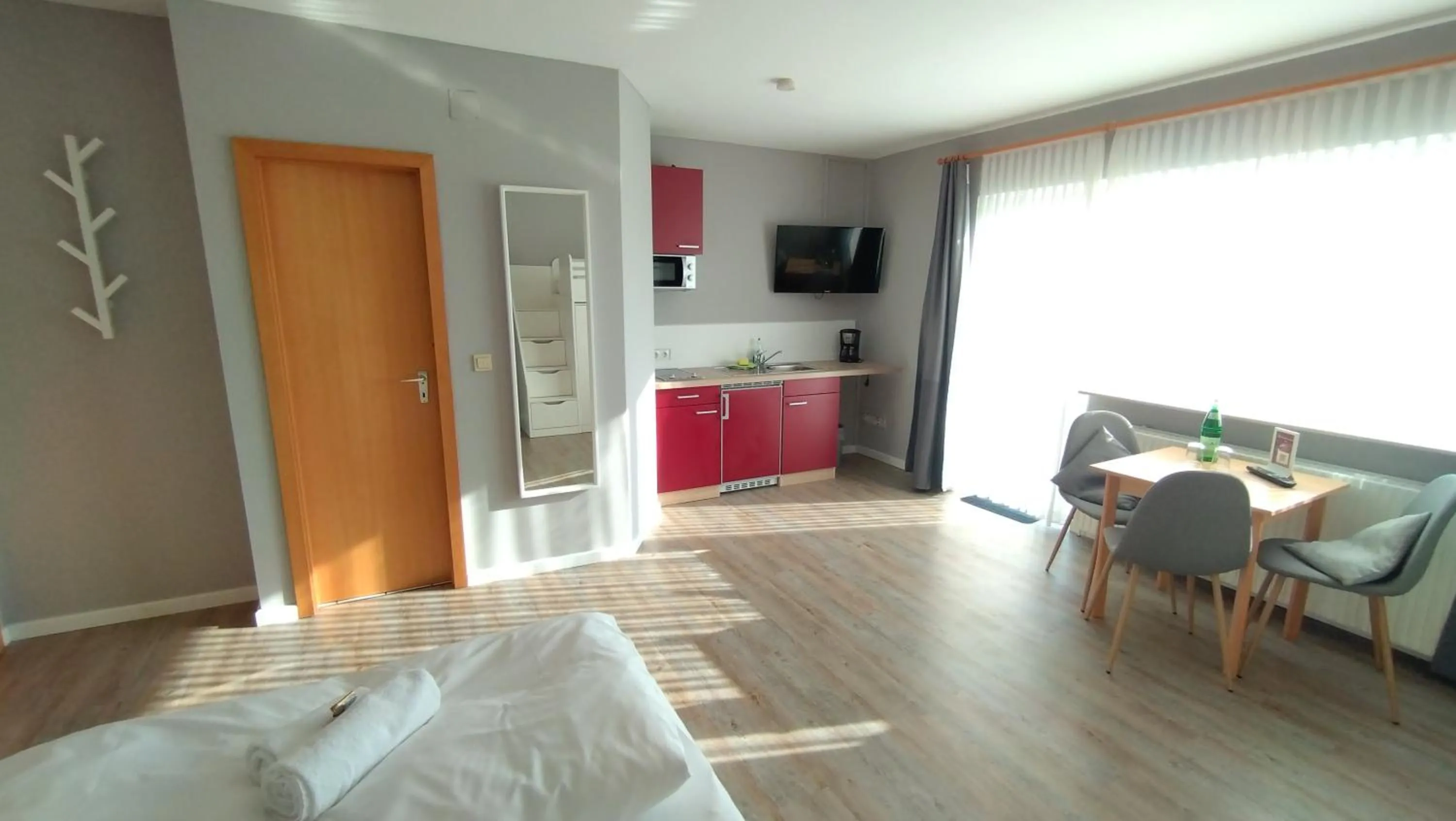 Kitchen or kitchenette in Ostseehotel Kappeln by team SchleiFee