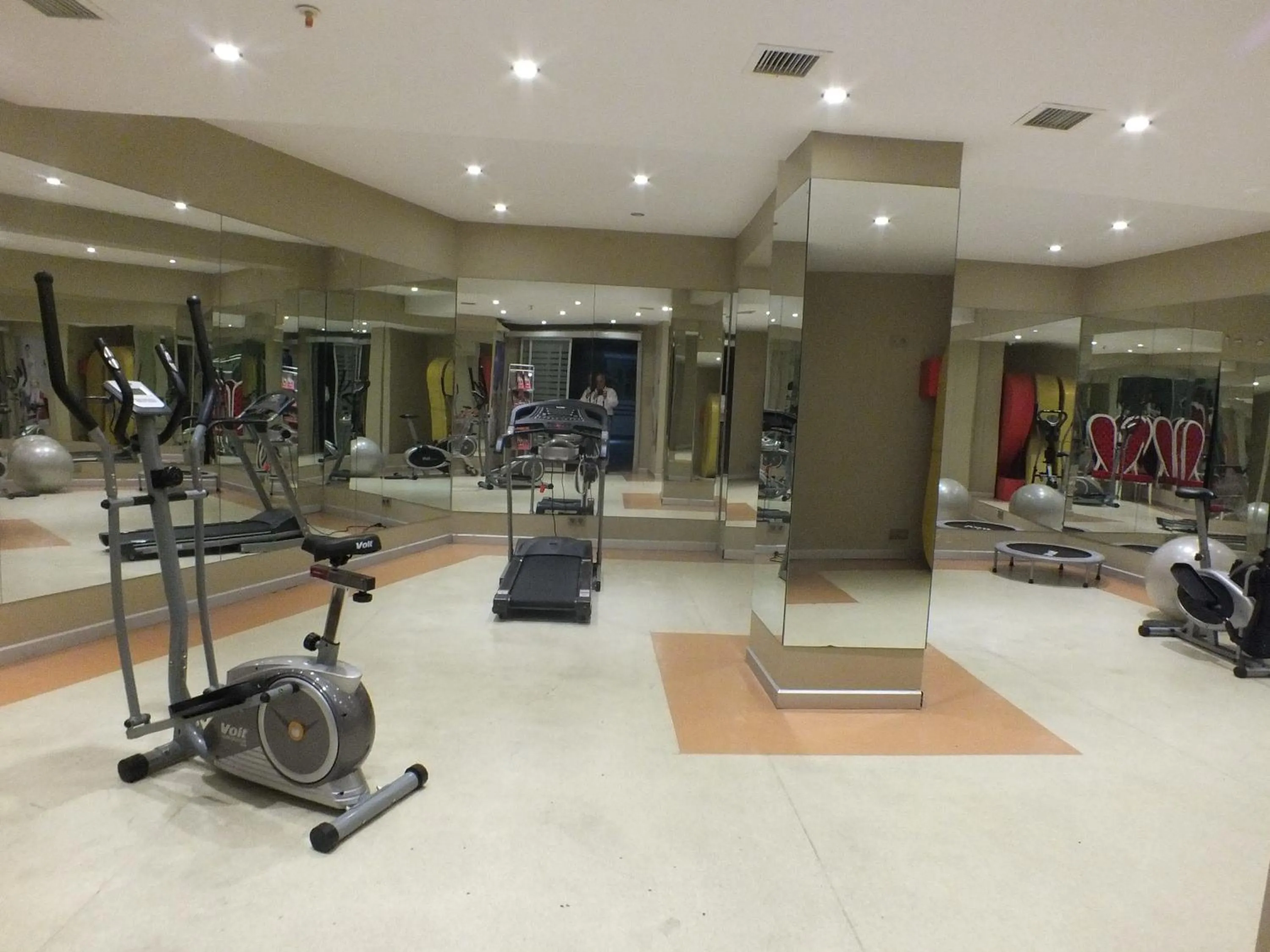 Fitness centre/facilities in Grand Ahos Hotel