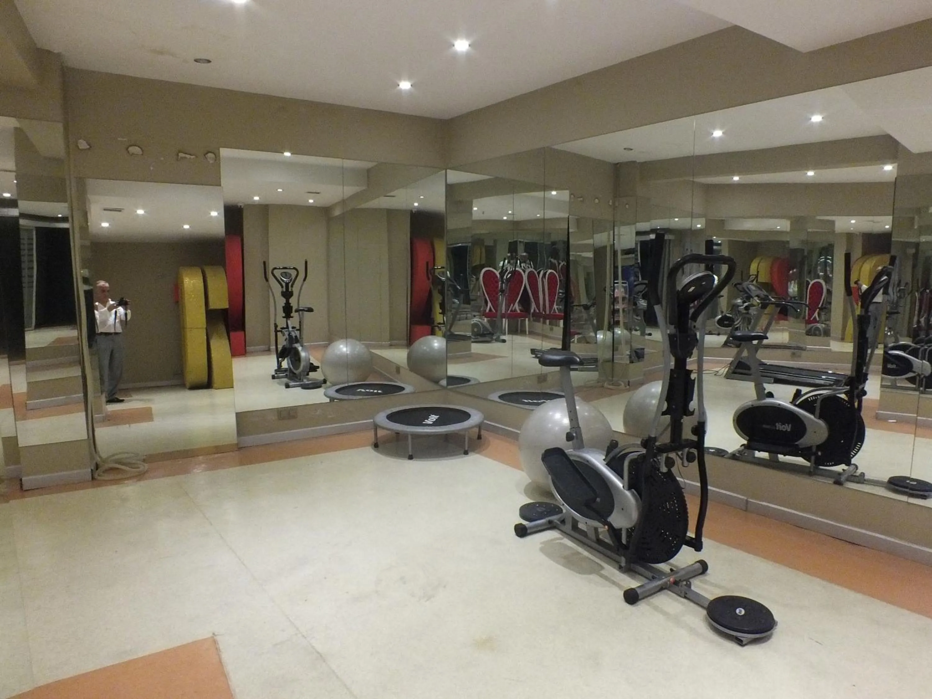 Fitness centre/facilities in Grand Ahos Hotel