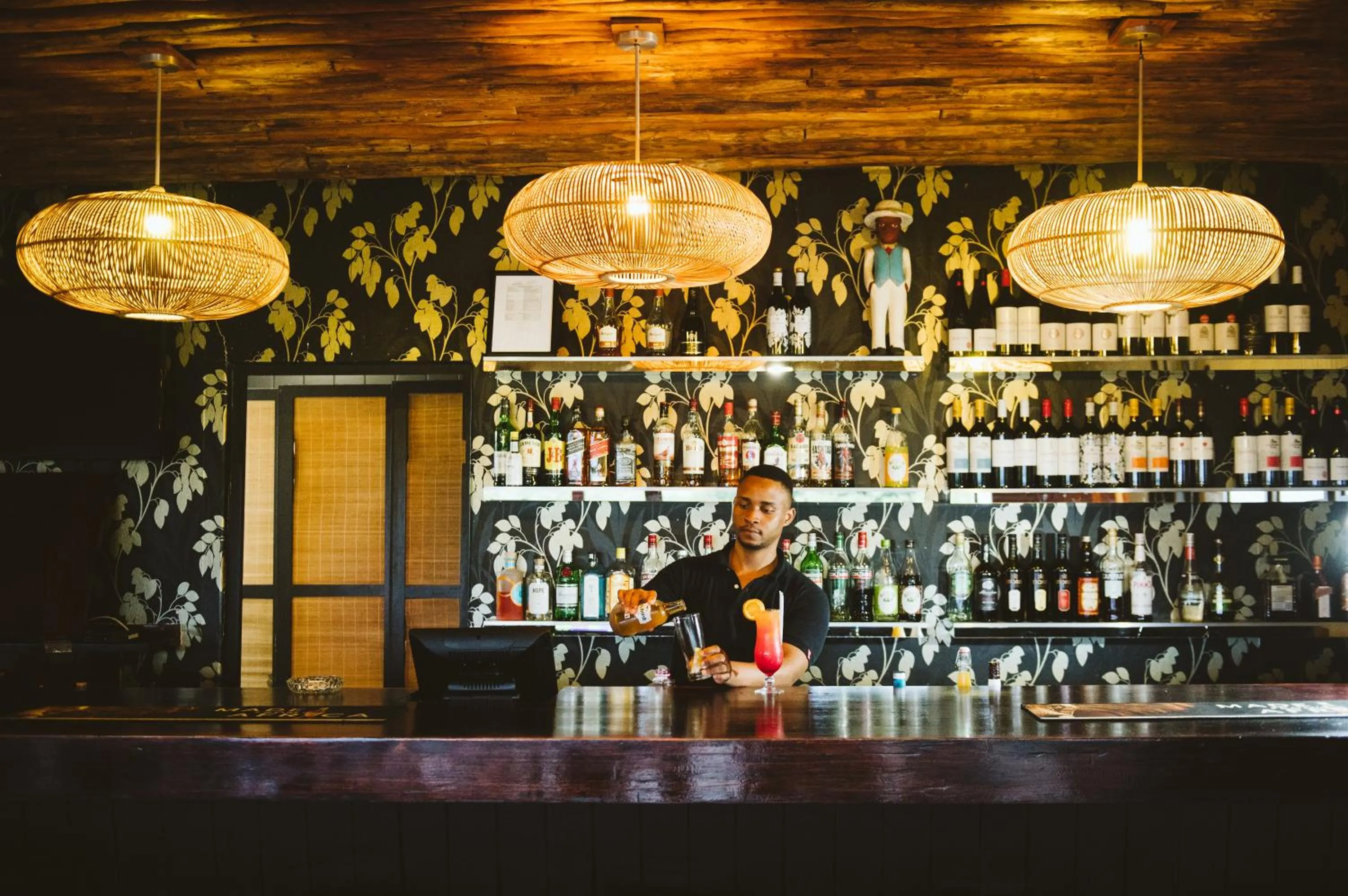 Lounge or bar in Hluhluwe River Lodge