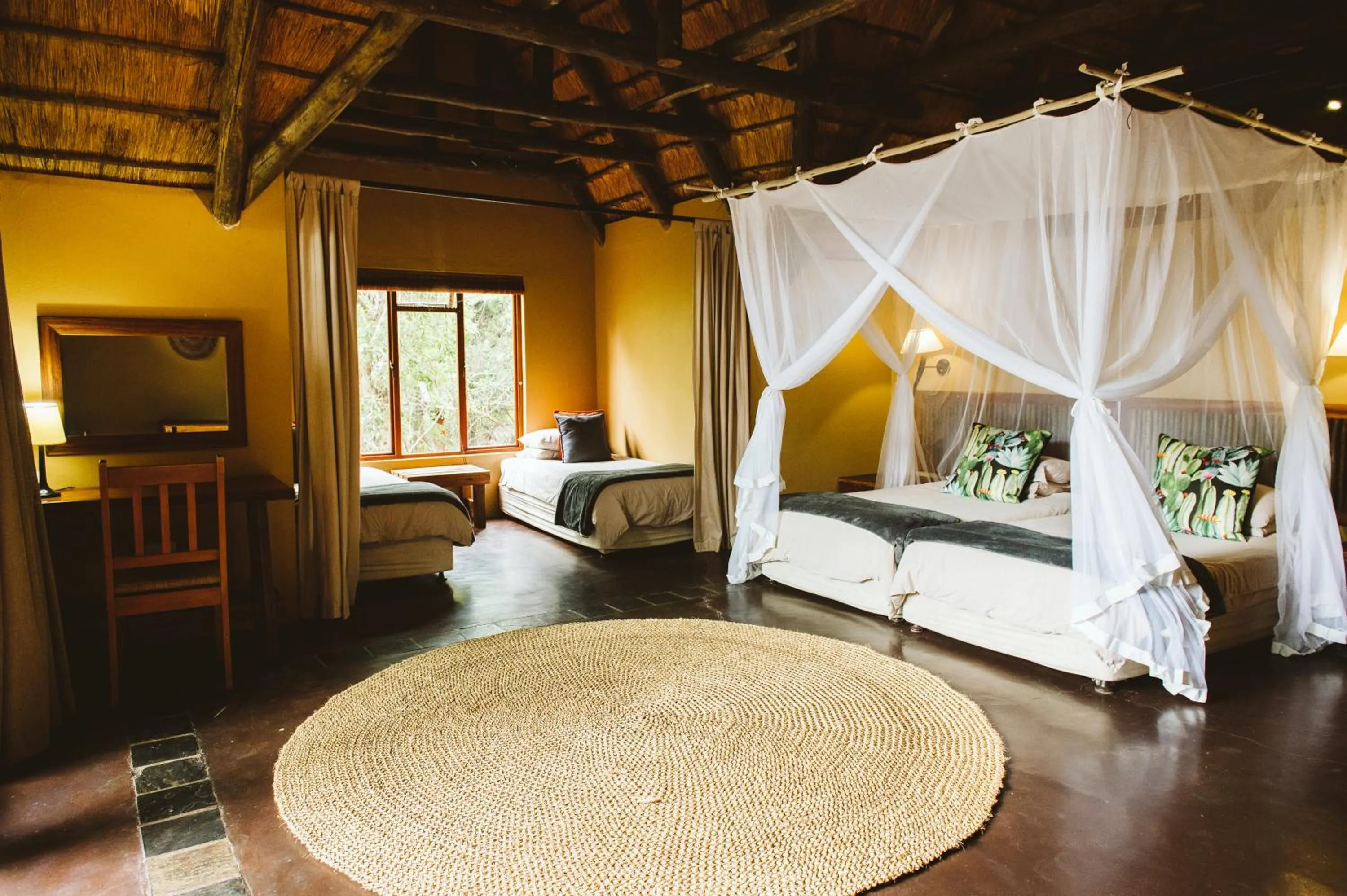 Family, Bed in Hluhluwe River Lodge