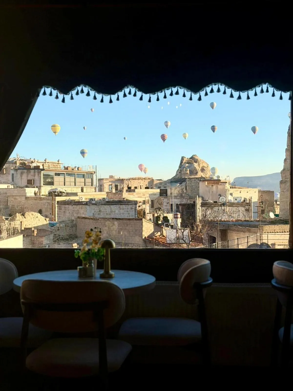 Restaurant/places to eat in Century Cave Hotel