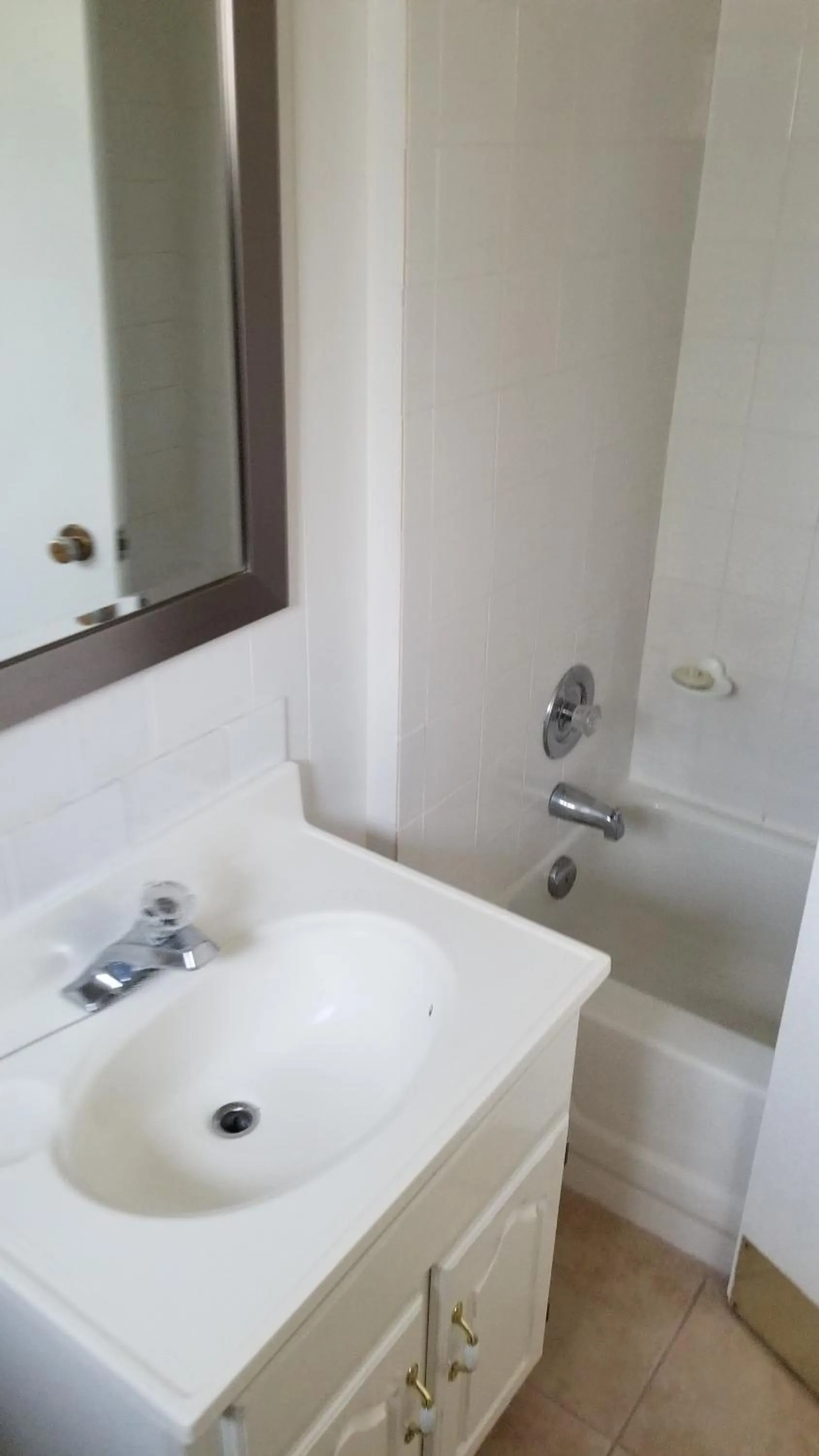 Bathroom in Wasaga Beach Inn And Cottages