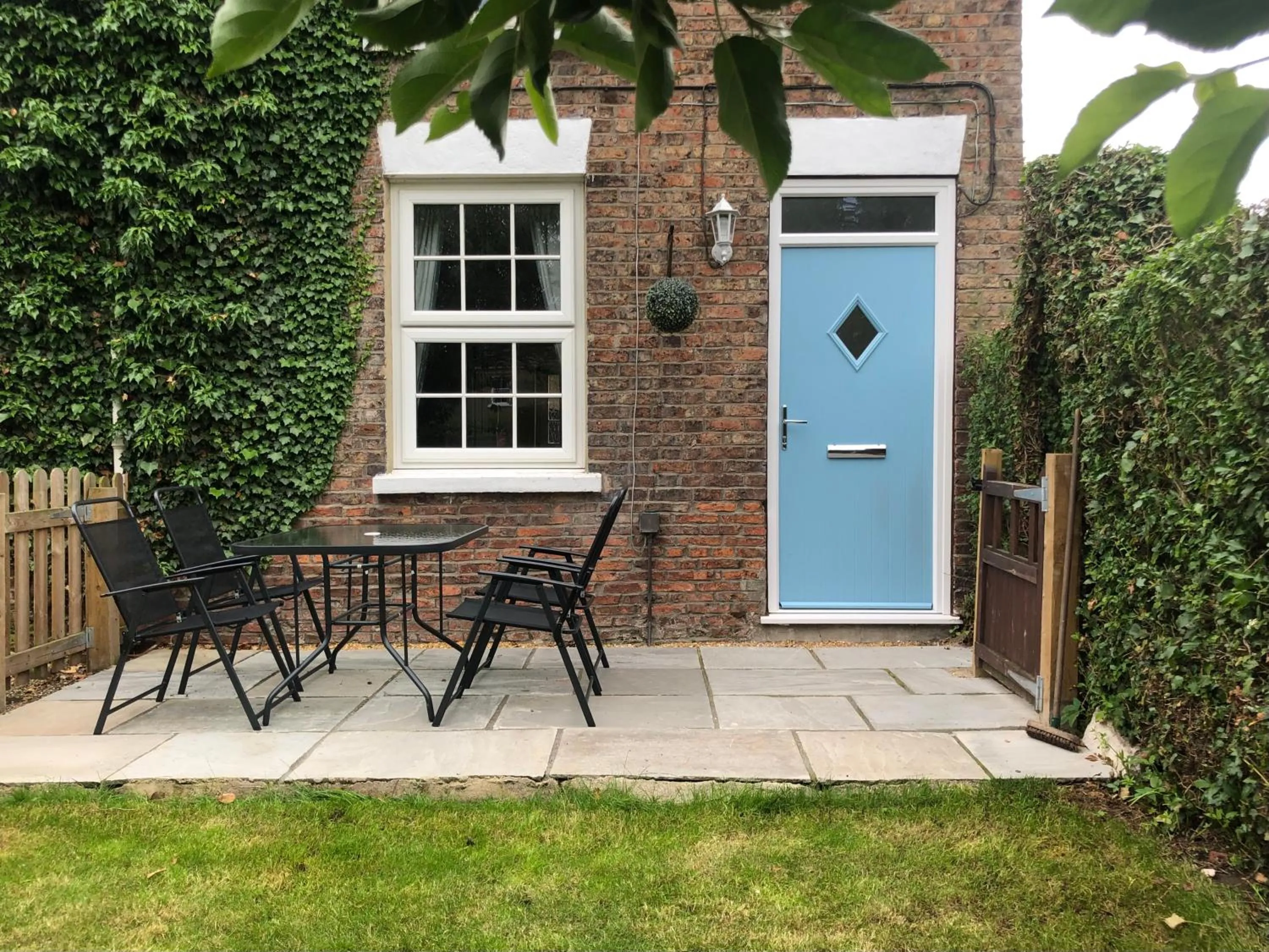 Property building in Ceilidh Cottage