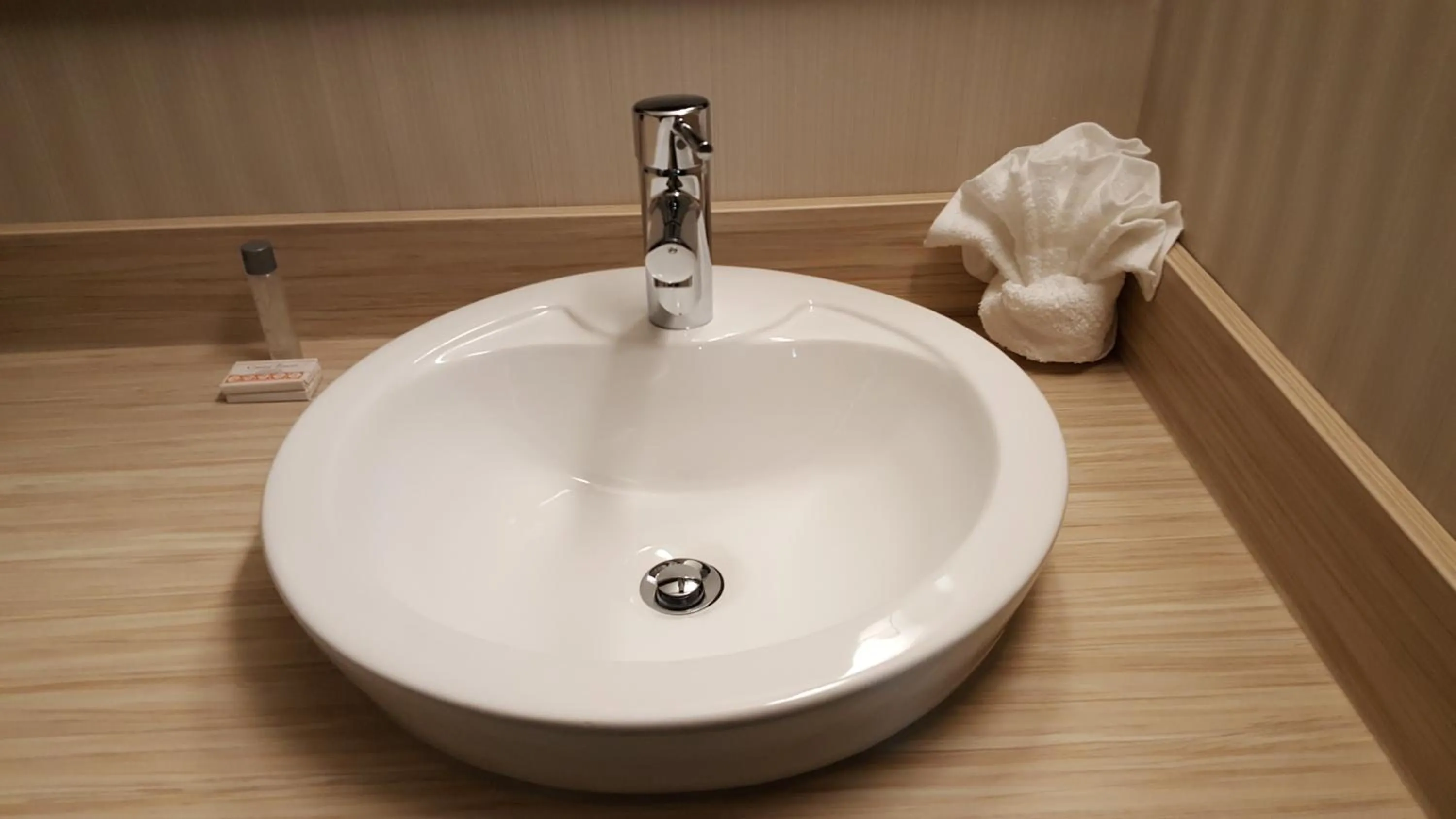 Decorative detail in AArtpark Hotel Inn at Lewsiton