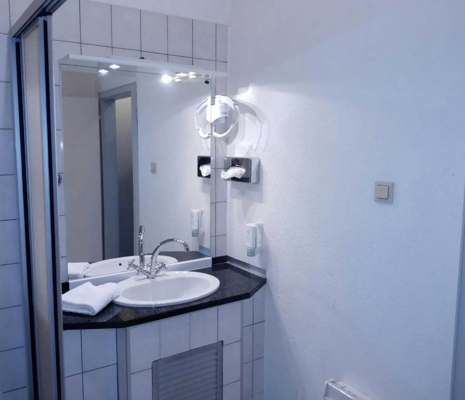 Bathroom in Wasserturm Hotel Mannheim