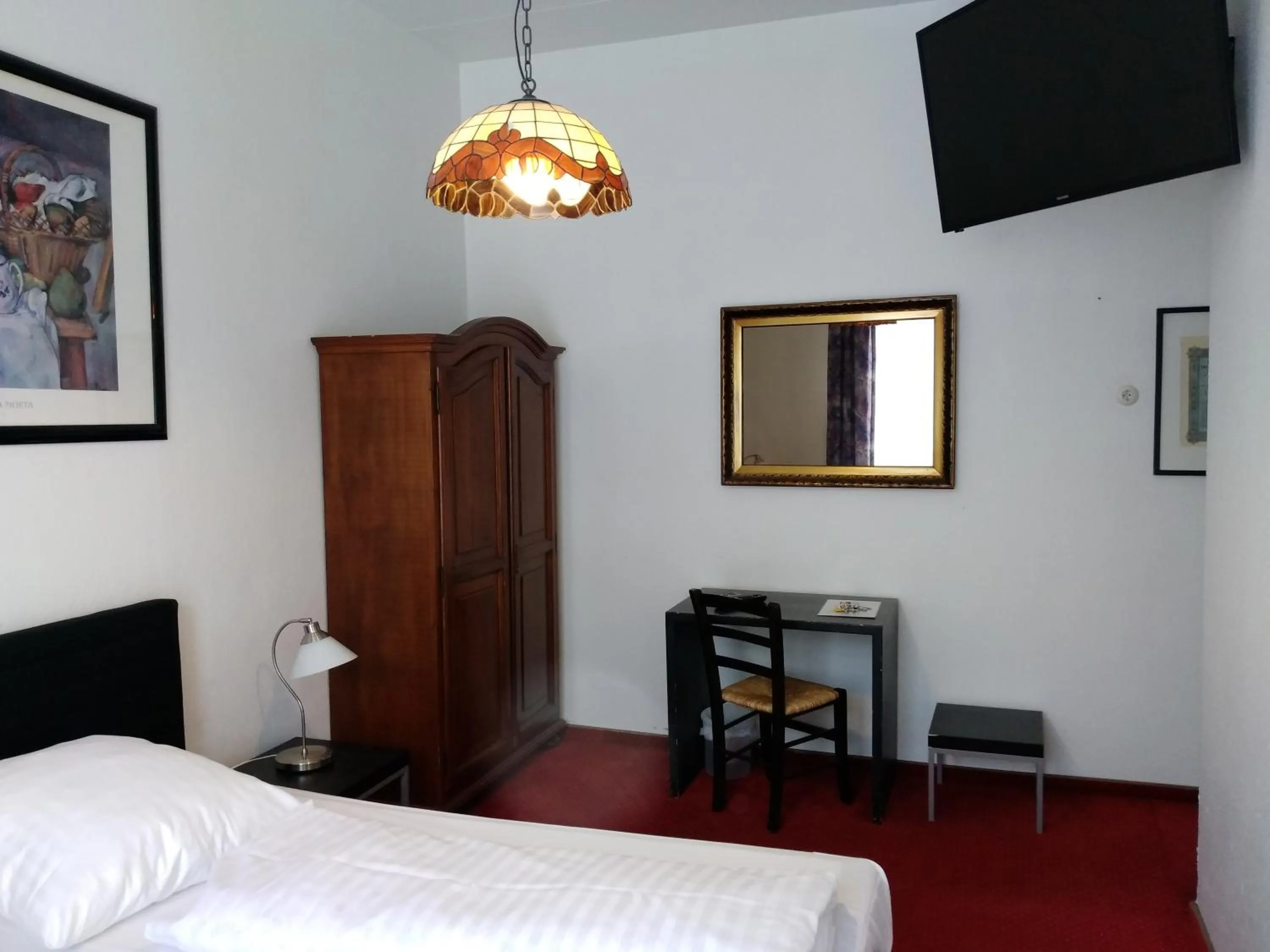 Photo of the whole room, Bed in Wasserturm Hotel Mannheim