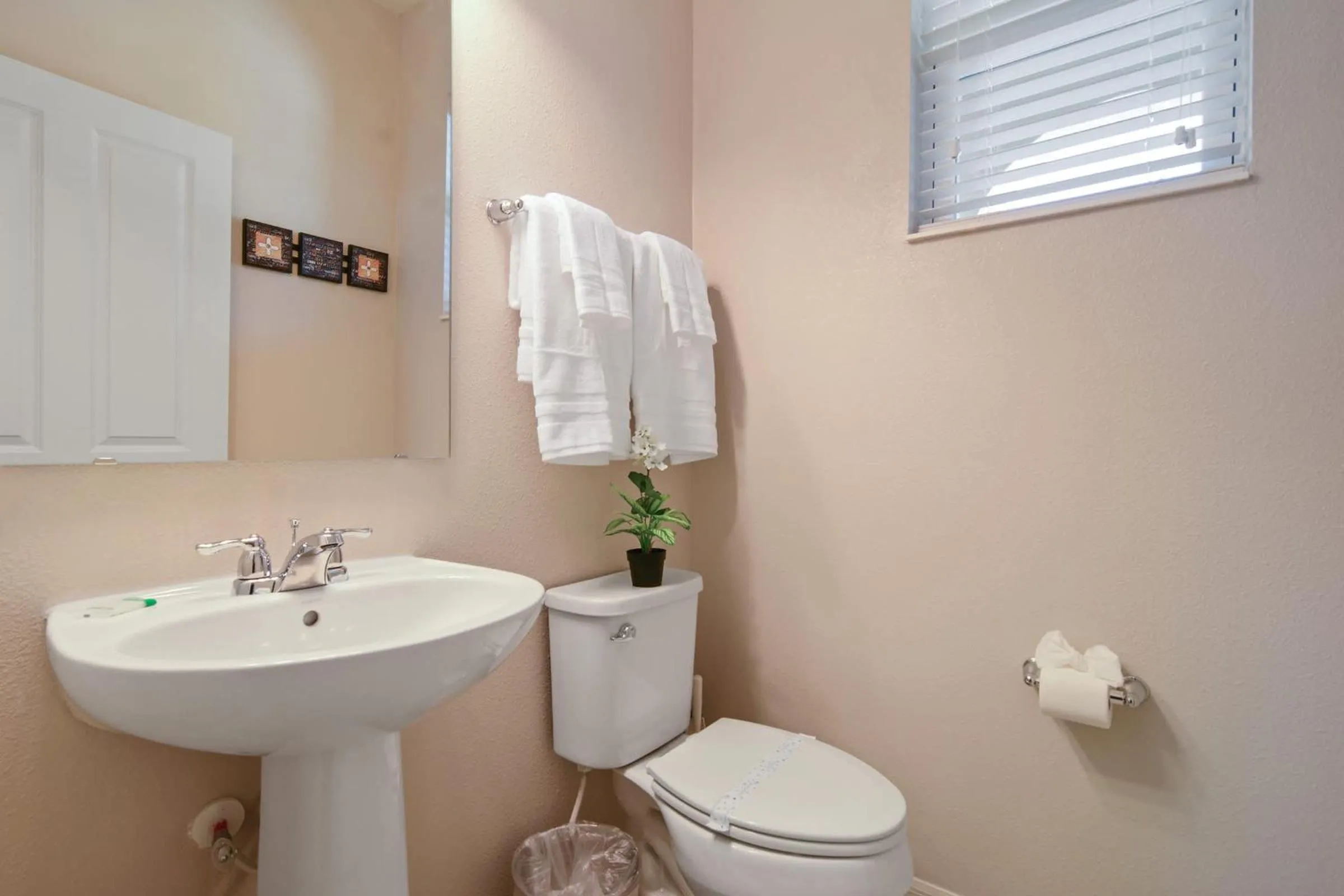 Four Bedroom w/ GameRoom 5152A