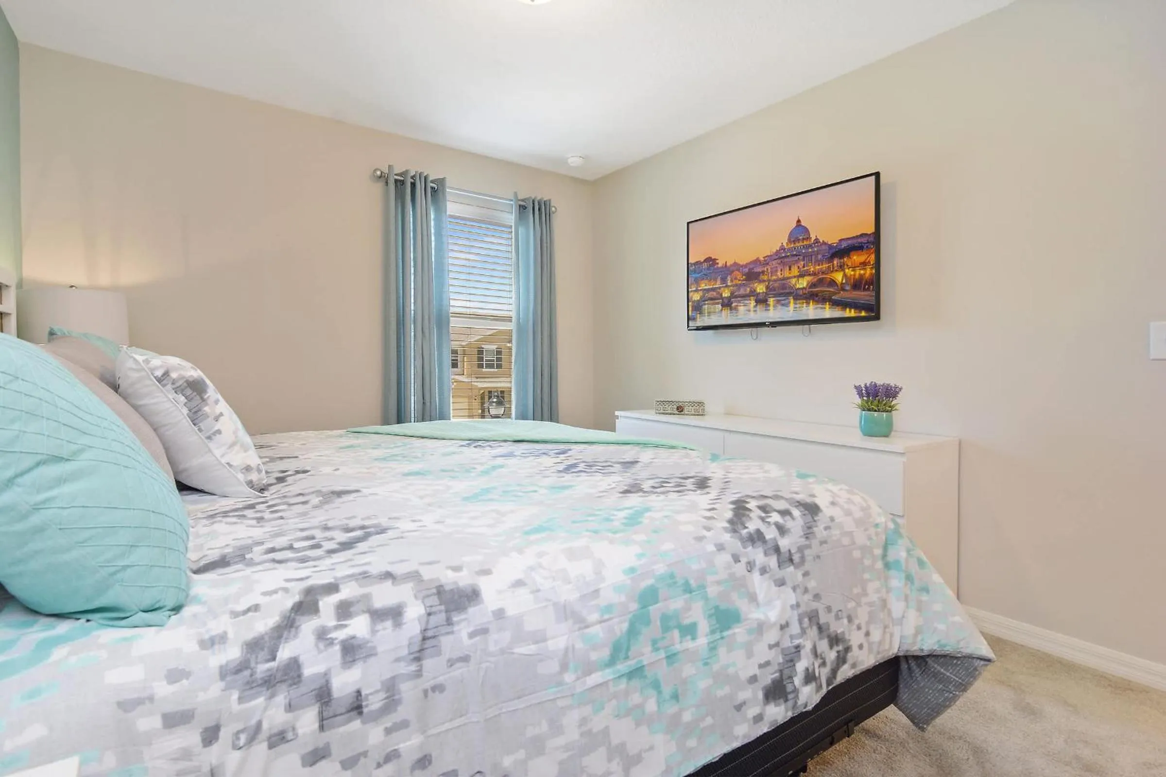 Bed in Four Bedroom w/ GameRoom 5152A