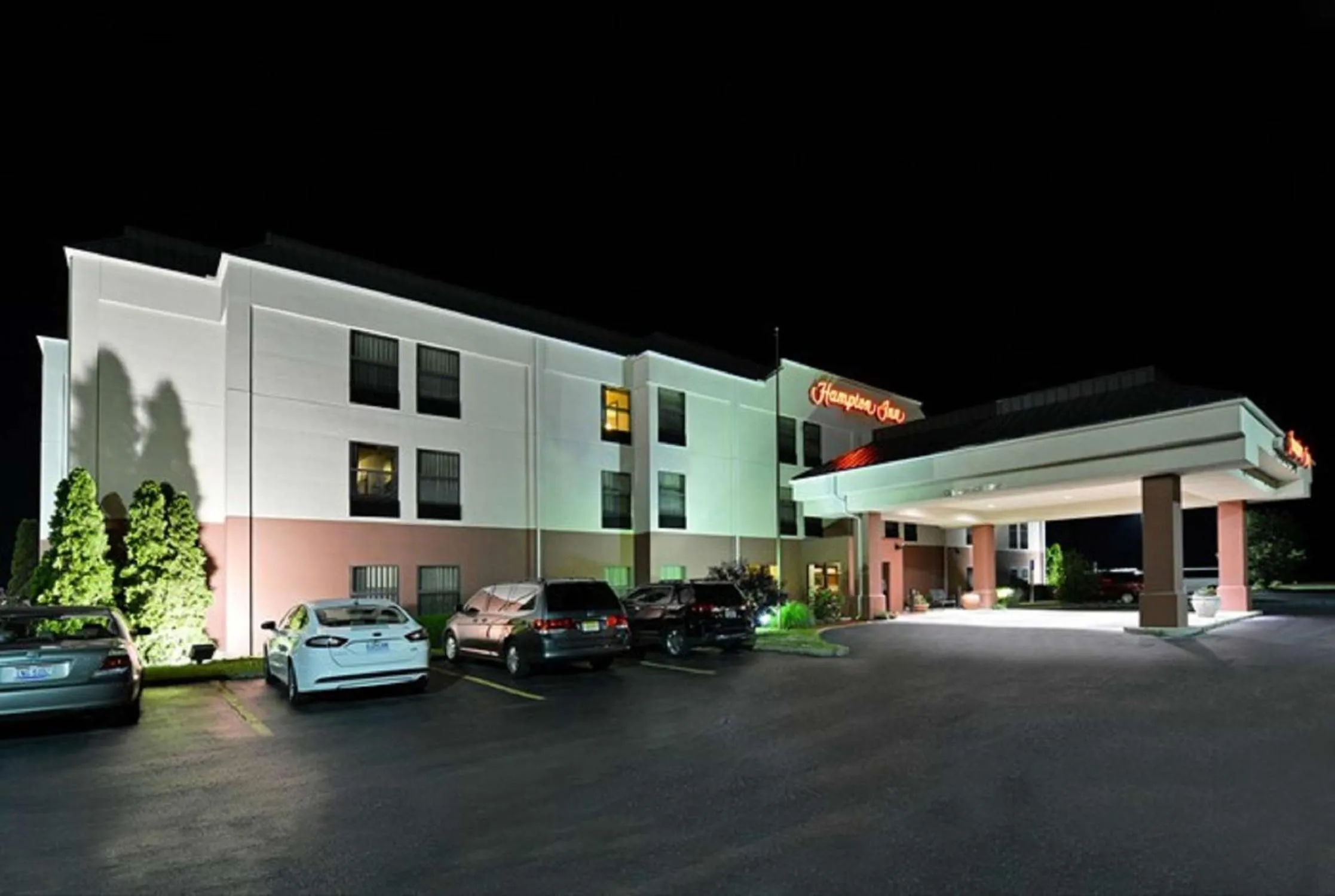 Property building in Hampton Inn Sturgis