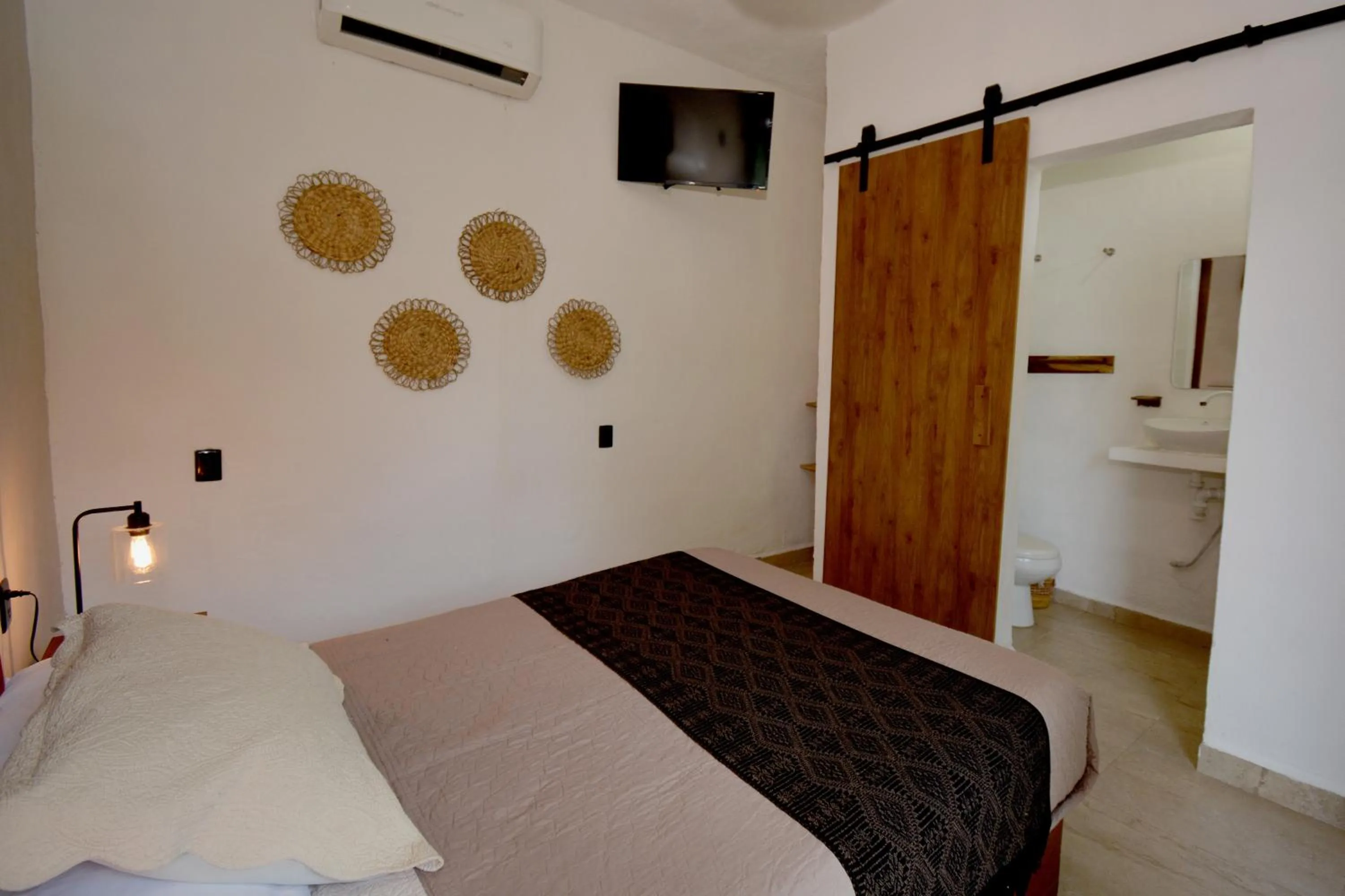 Bed in Casa Delia Hotel Downtown