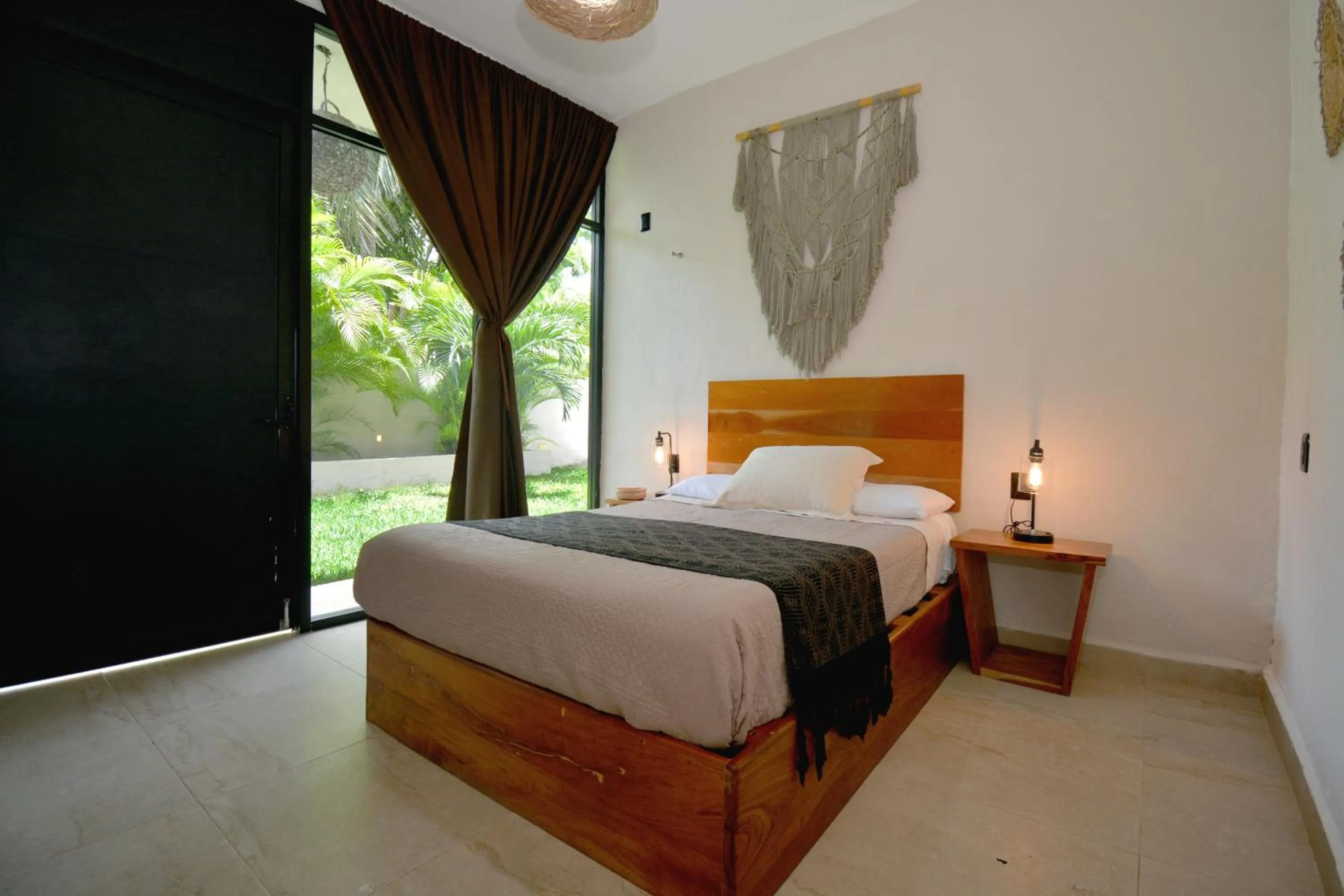 Bed in Casa Delia Hotel Downtown