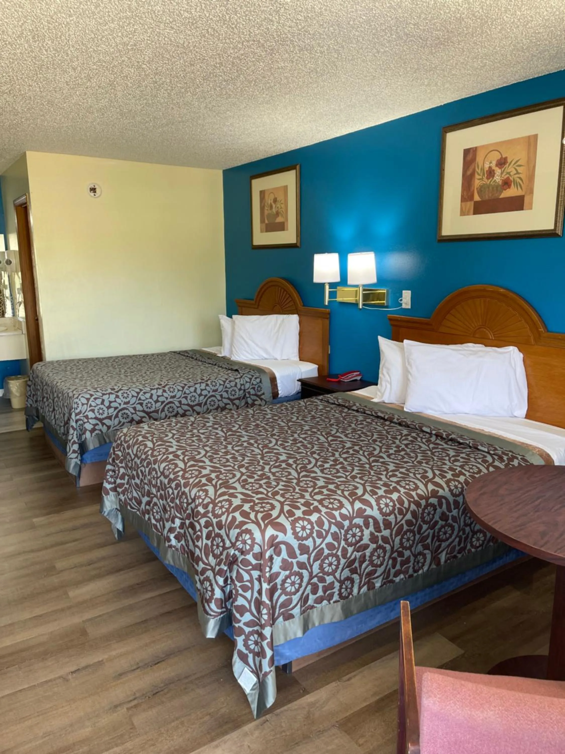 Bed in Executive Inn