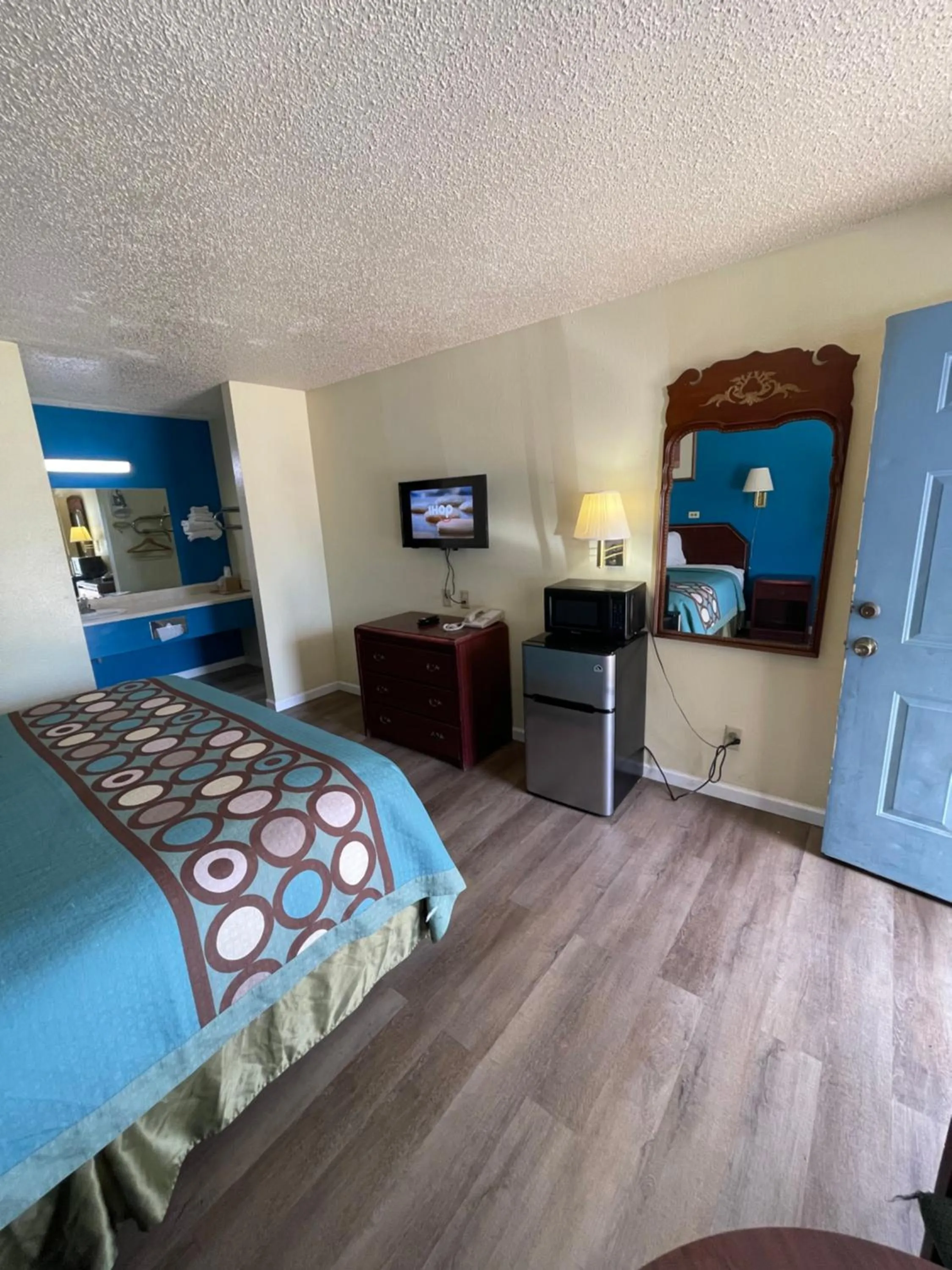 TV and multimedia, Bed in Executive Inn