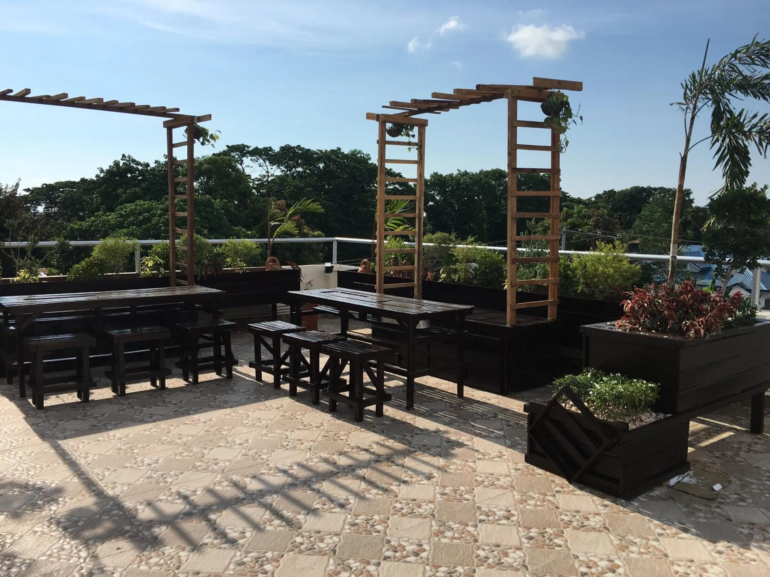 Beinte Singko de Marso Apartments