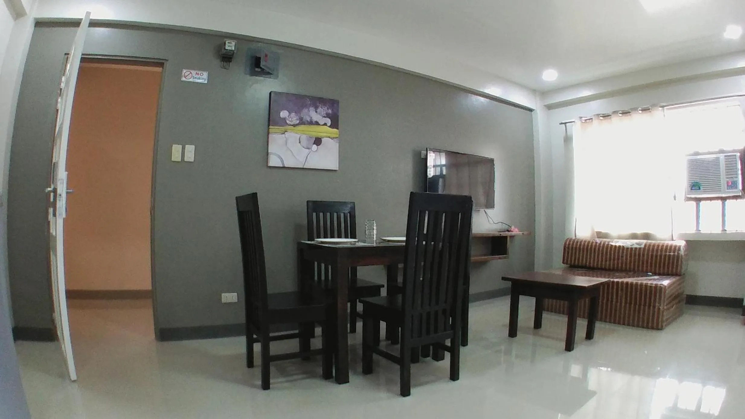 Dining area in Beinte Singko de Marso Apartments