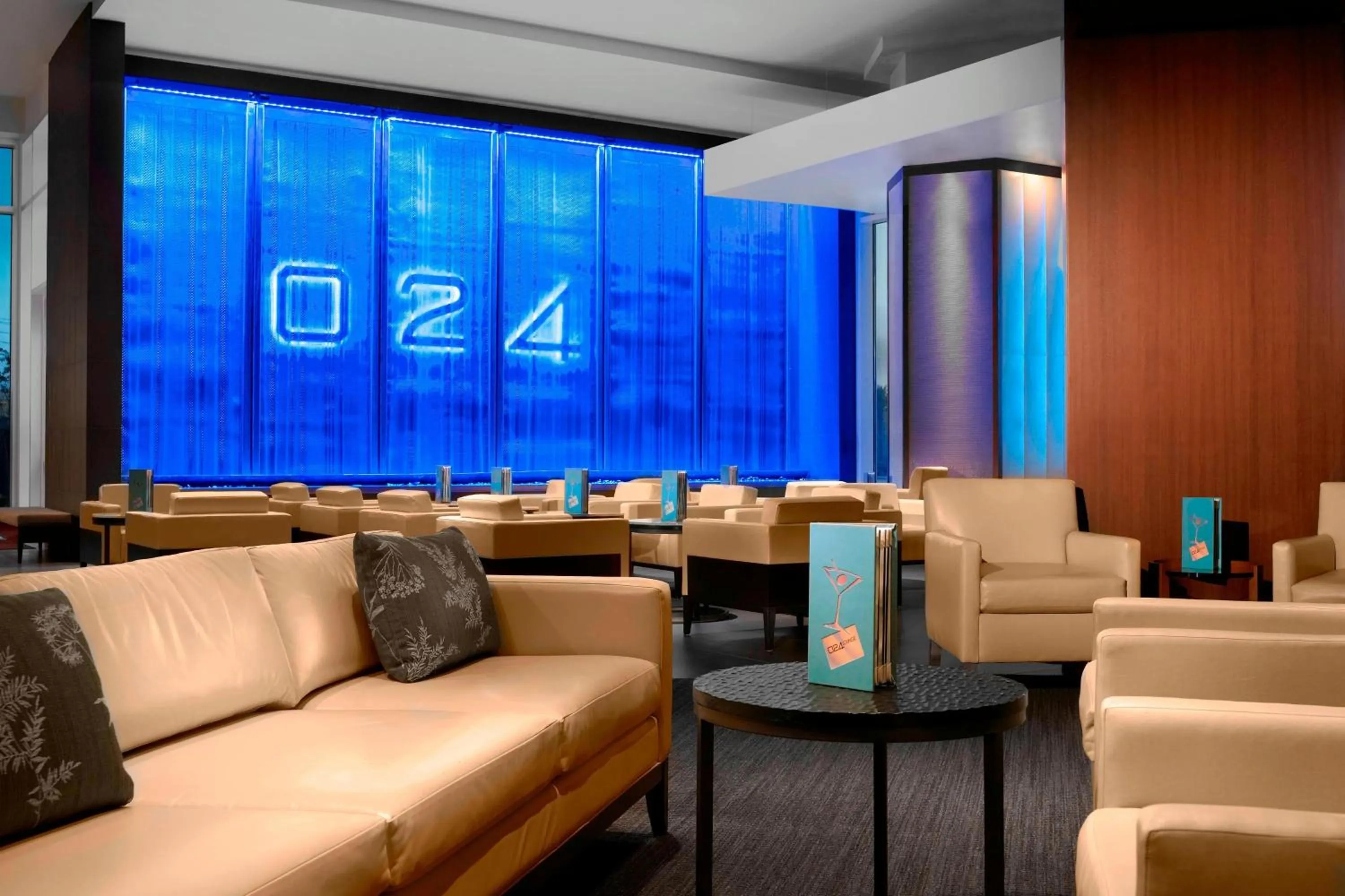 Lounge or bar in The Westin Houston, Memorial City