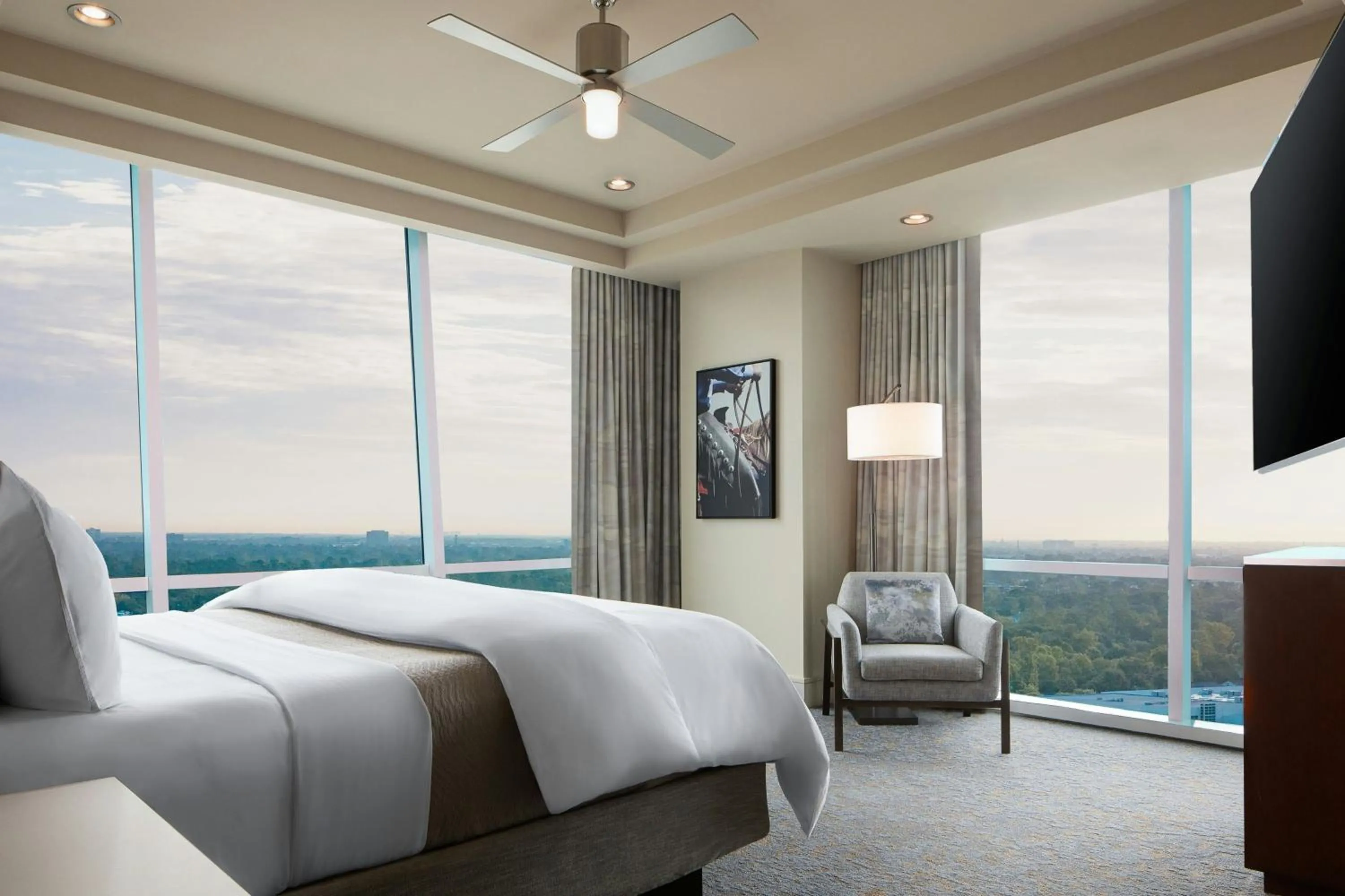 Photo of the whole room, Bed in The Westin Houston, Memorial City